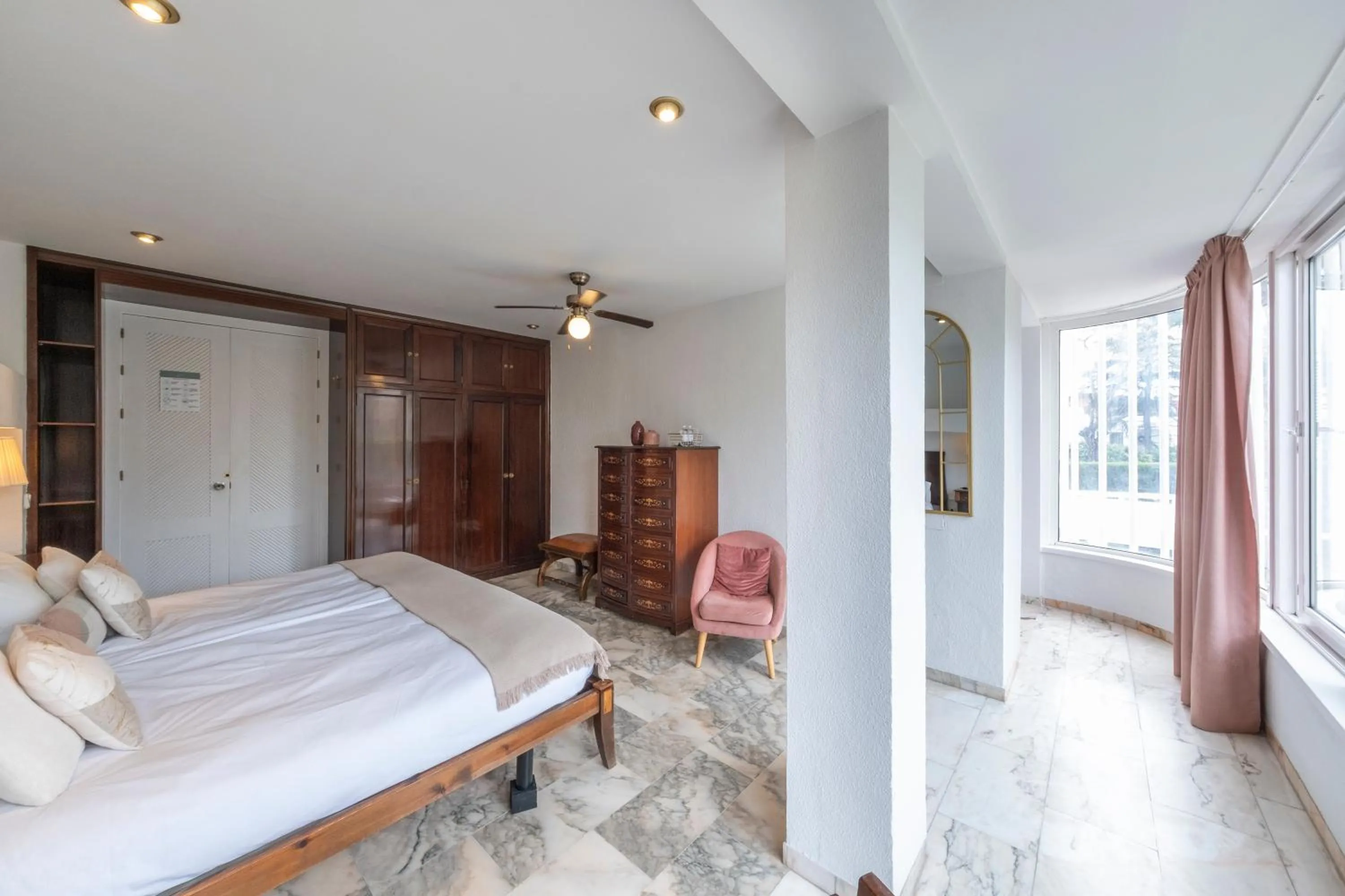 Bedroom, Bed in Hotel B&B Casa Arena Sevilla