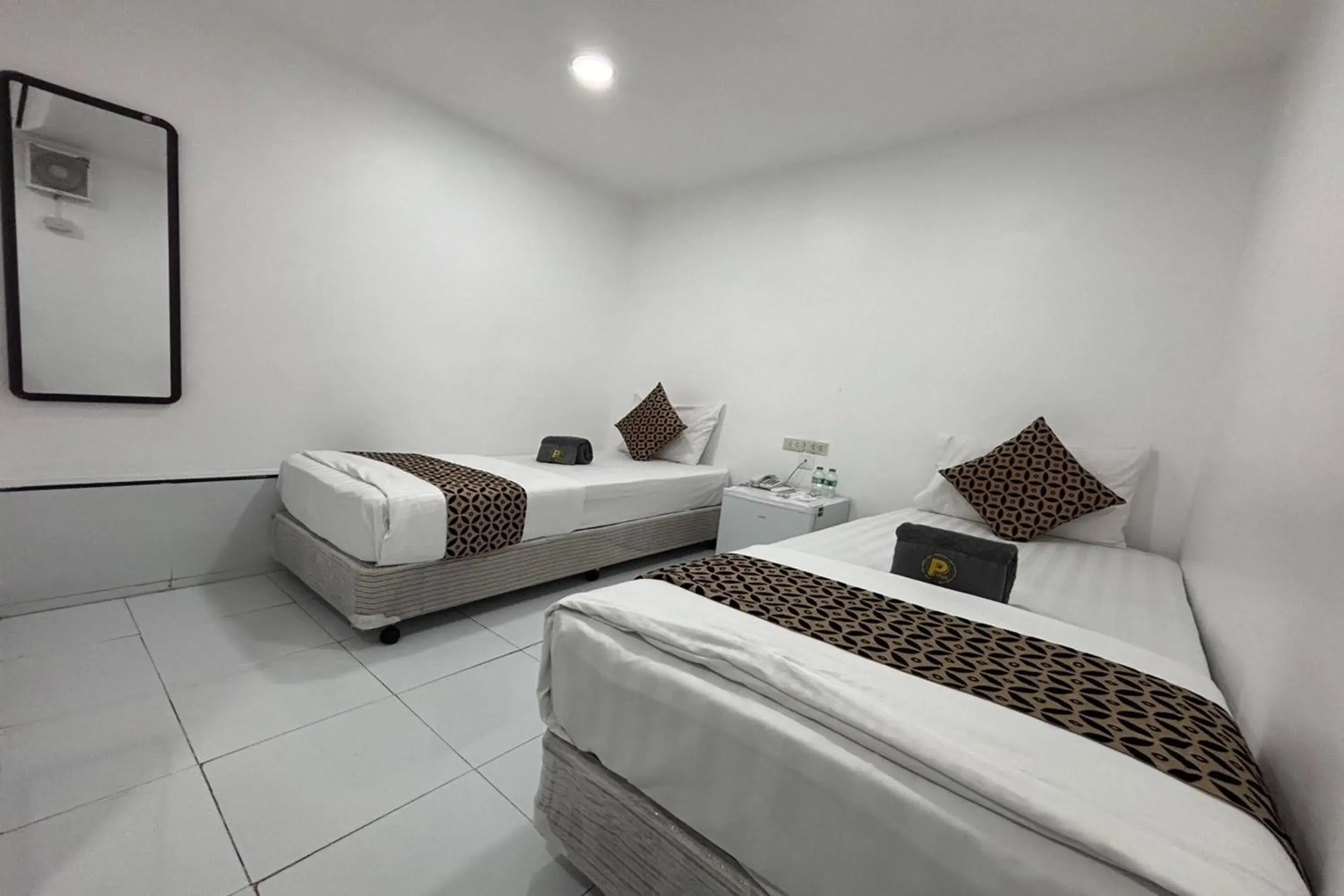 Twin Room in Papa Ji Hotel and Restaurant Twin Room in Papa Ji Hotel and Restaurant