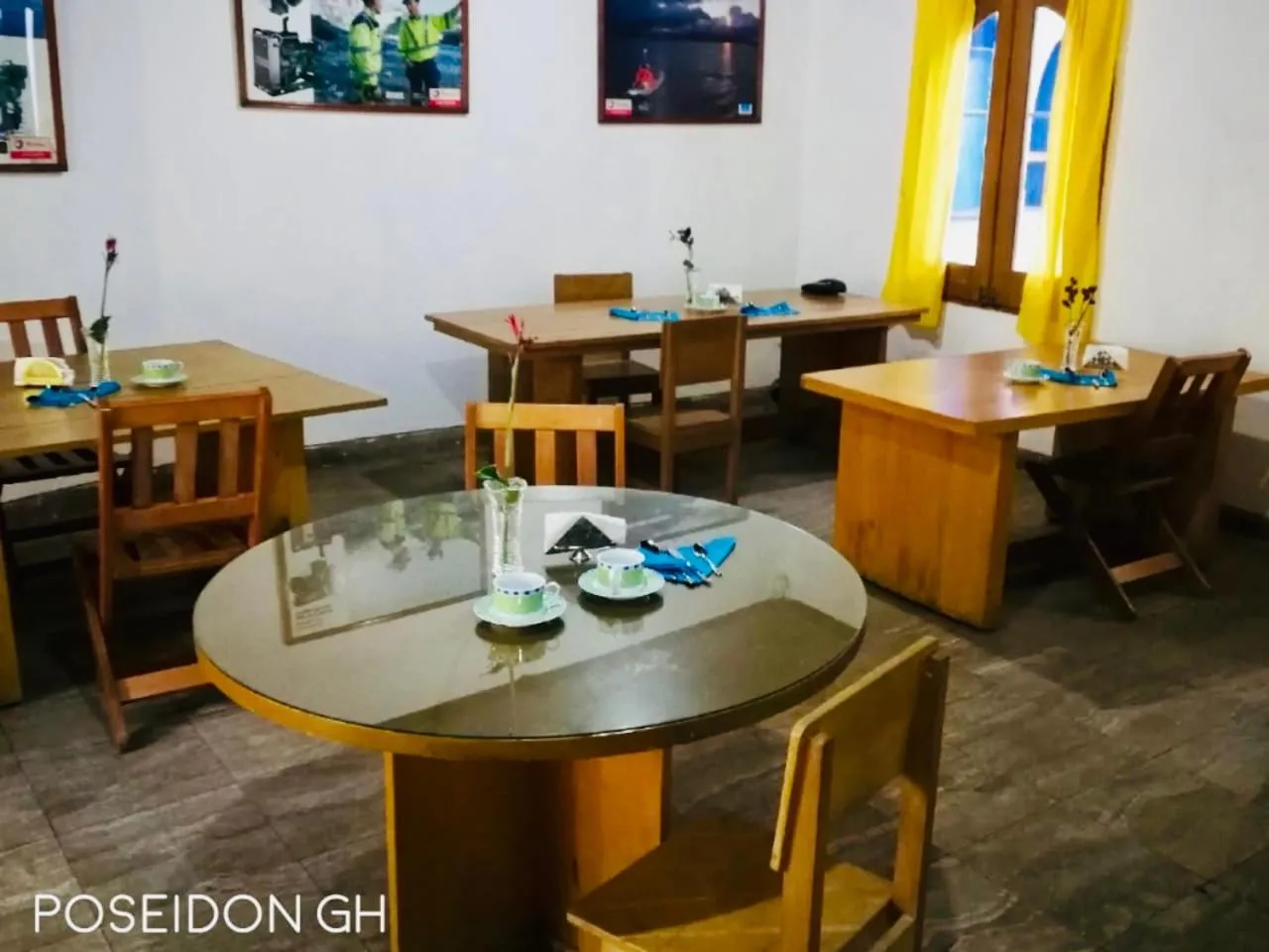 Restaurant/places to eat in Poseidon Guest House