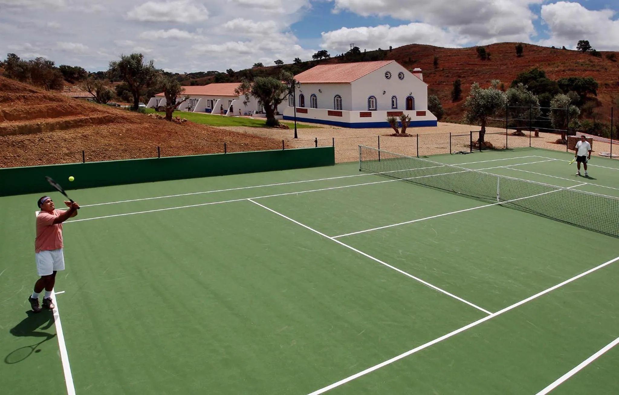 Tennis court in Quinta do Chocalhinho Agroturismo & SPA