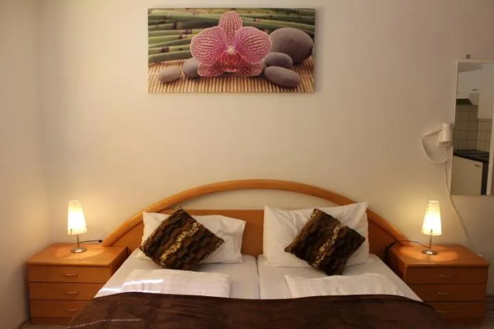 Bedroom, Bed in Westend City Hostel