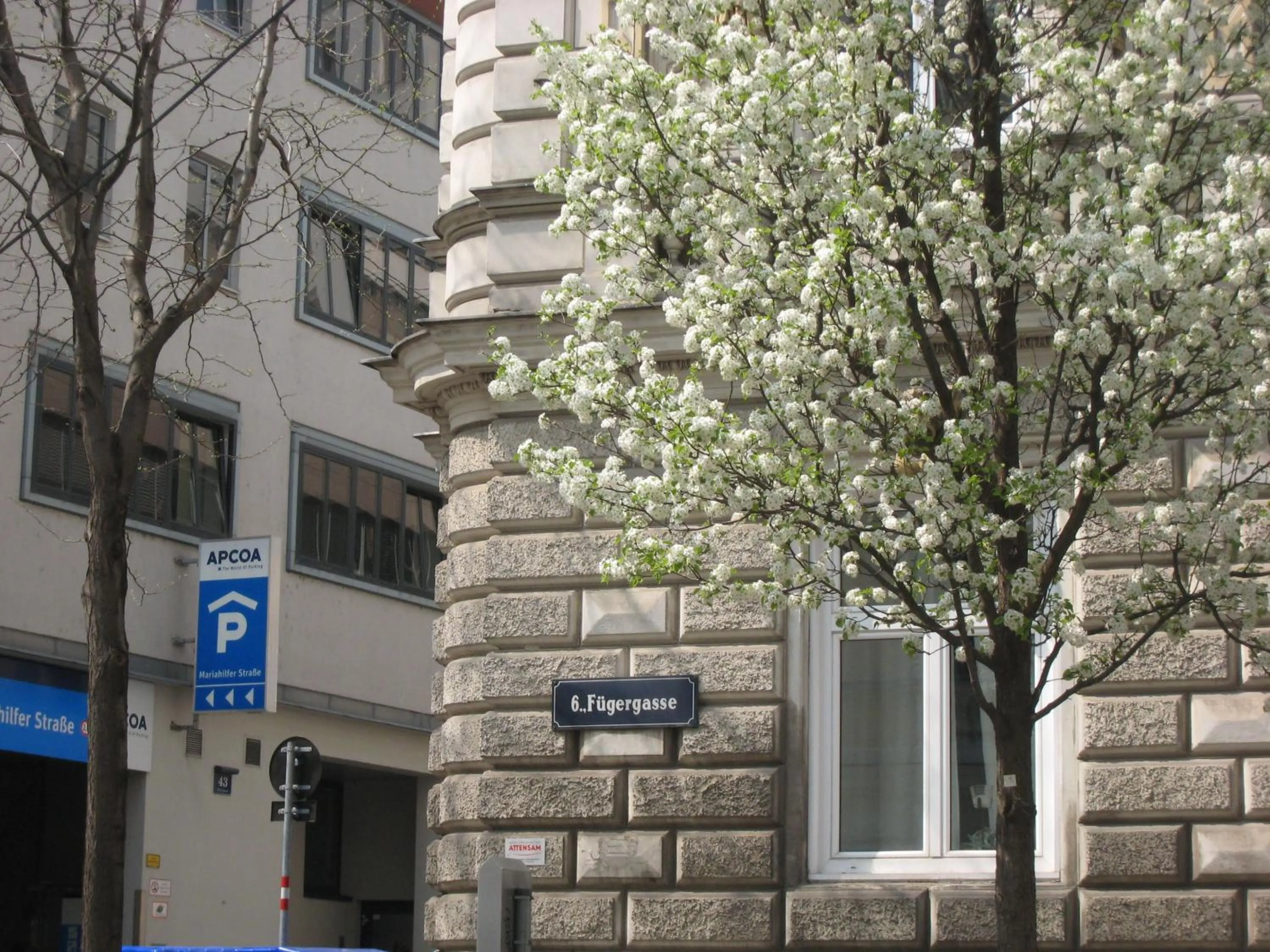 Parking in Westend City Hostel