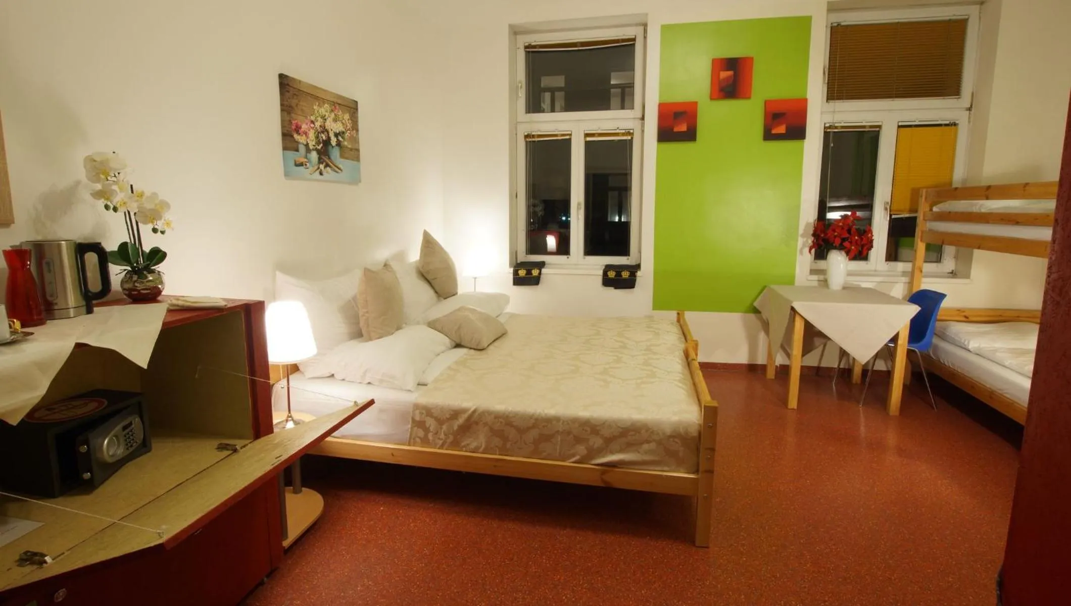 Photo of the whole room, Bed in Westend City Hostel