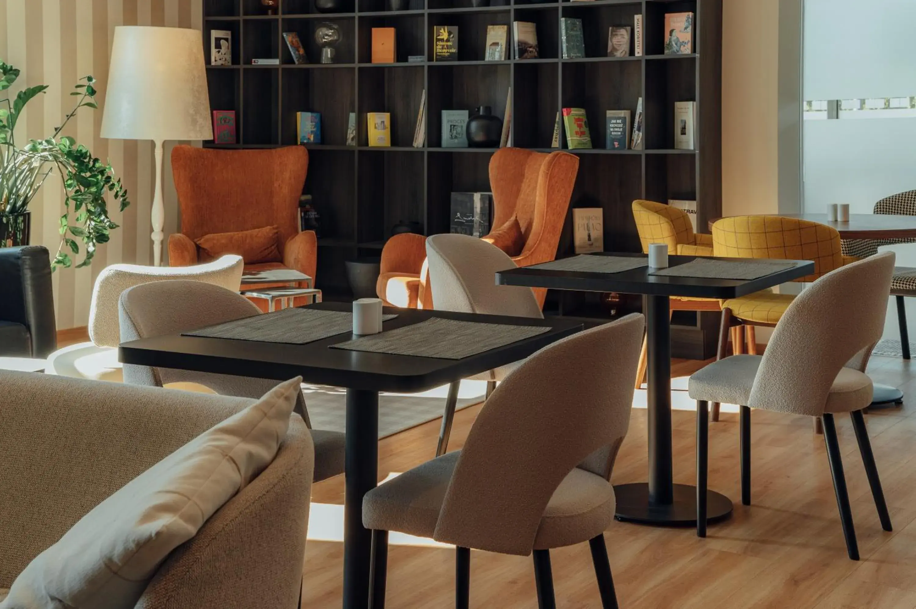 Restaurant/places to eat in ibis Styles Warszawa Airport Restaurant/places to eat in ibis Styles Warszawa Airport