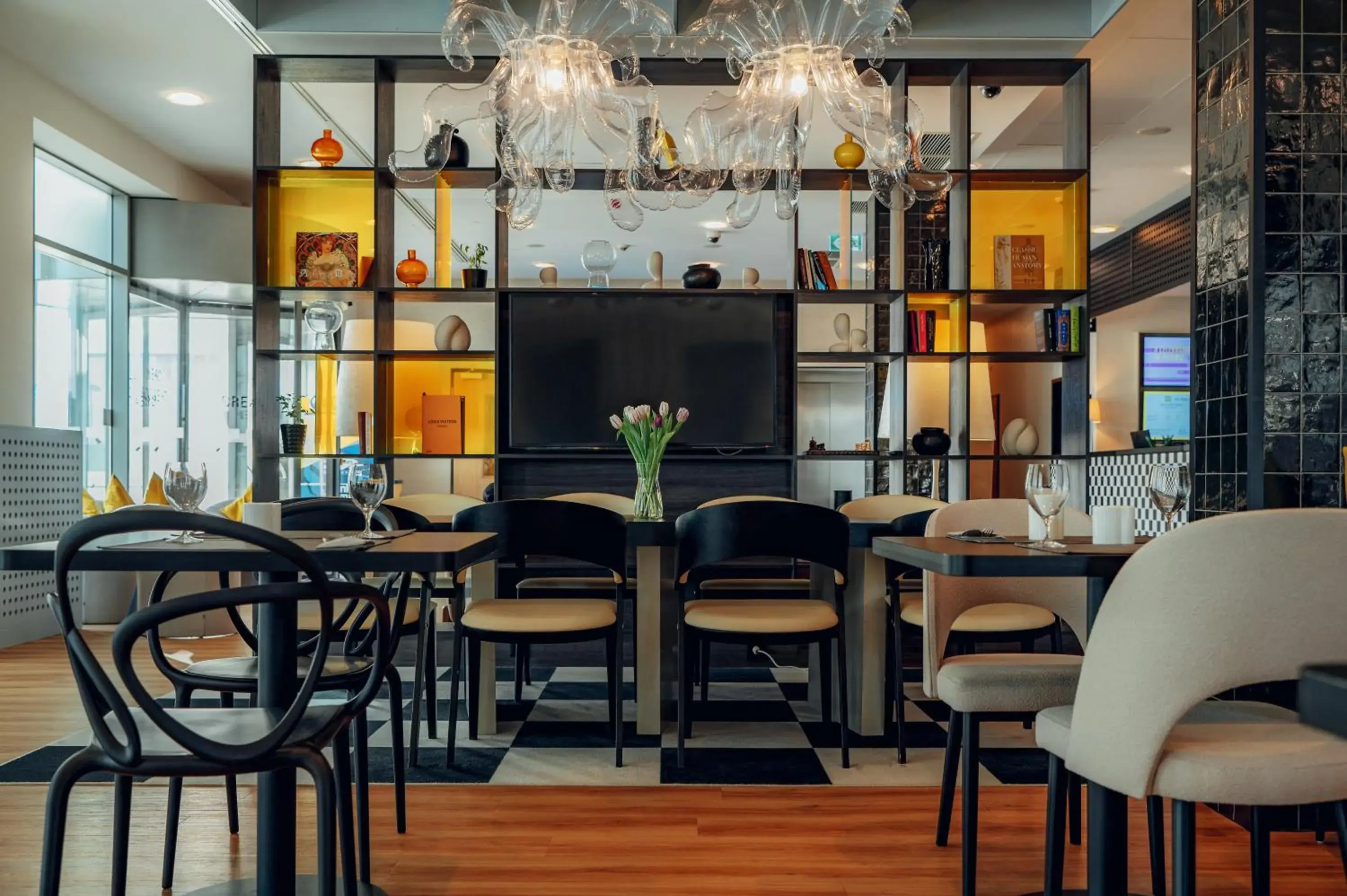 Restaurant/places to eat in ibis Styles Warszawa Airport Restaurant/places to eat in ibis Styles Warszawa Airport