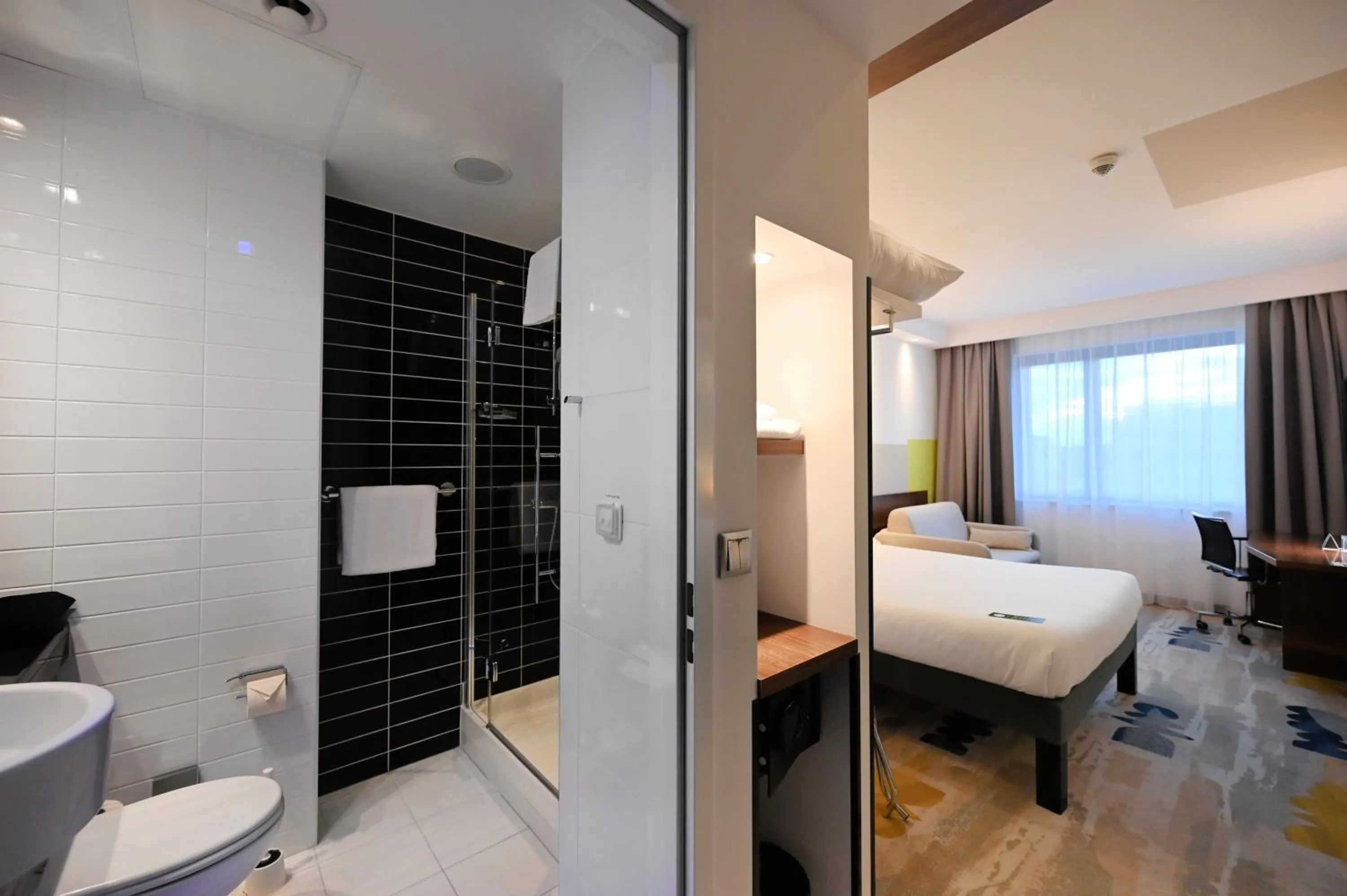 Bed in ibis Styles Warszawa Airport