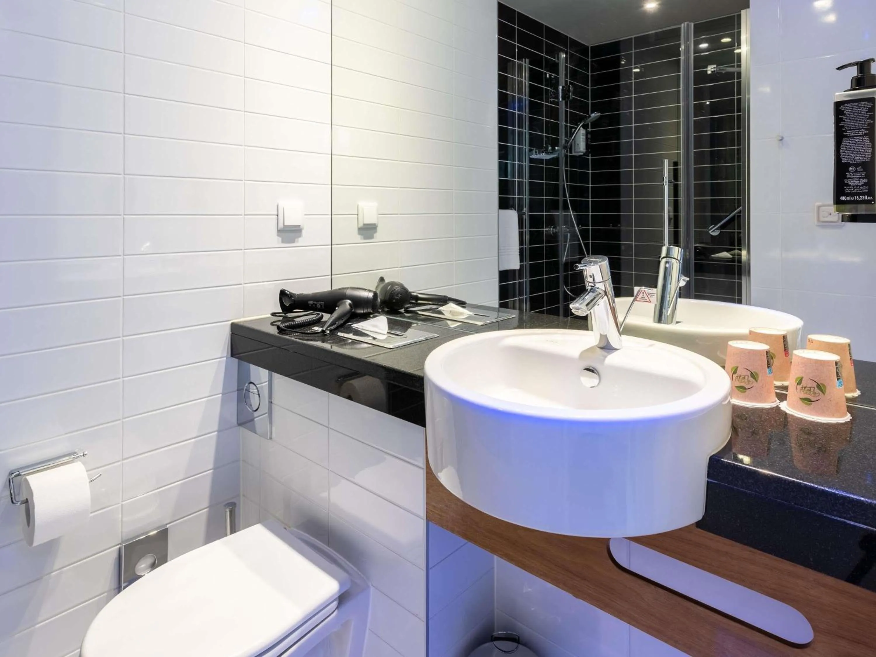 Bedroom in ibis Styles Warszawa Airport