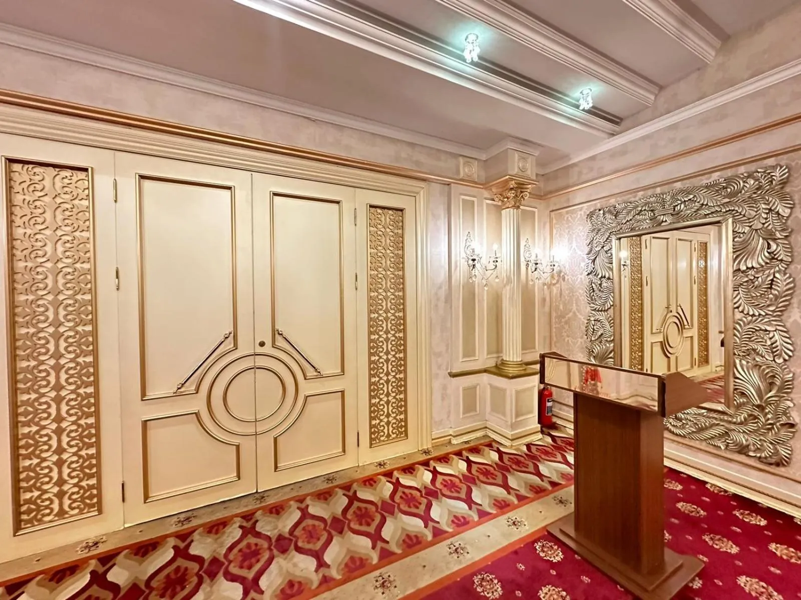 Banquet/Function facilities in Modern Hotel Baku