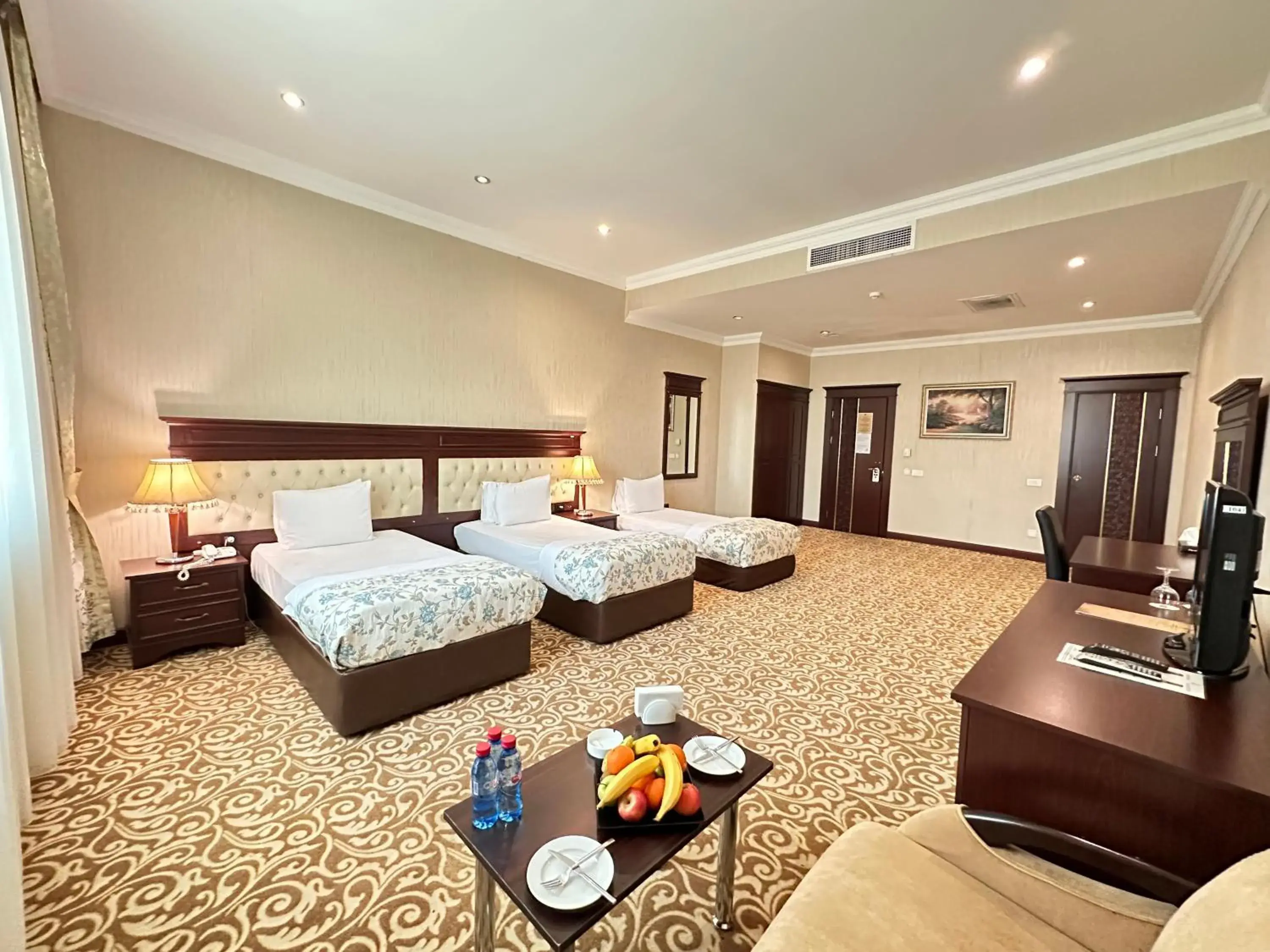 Photo of the whole room, Bed in Modern Hotel Baku Photo of the whole room, Bed in Modern Hotel Baku