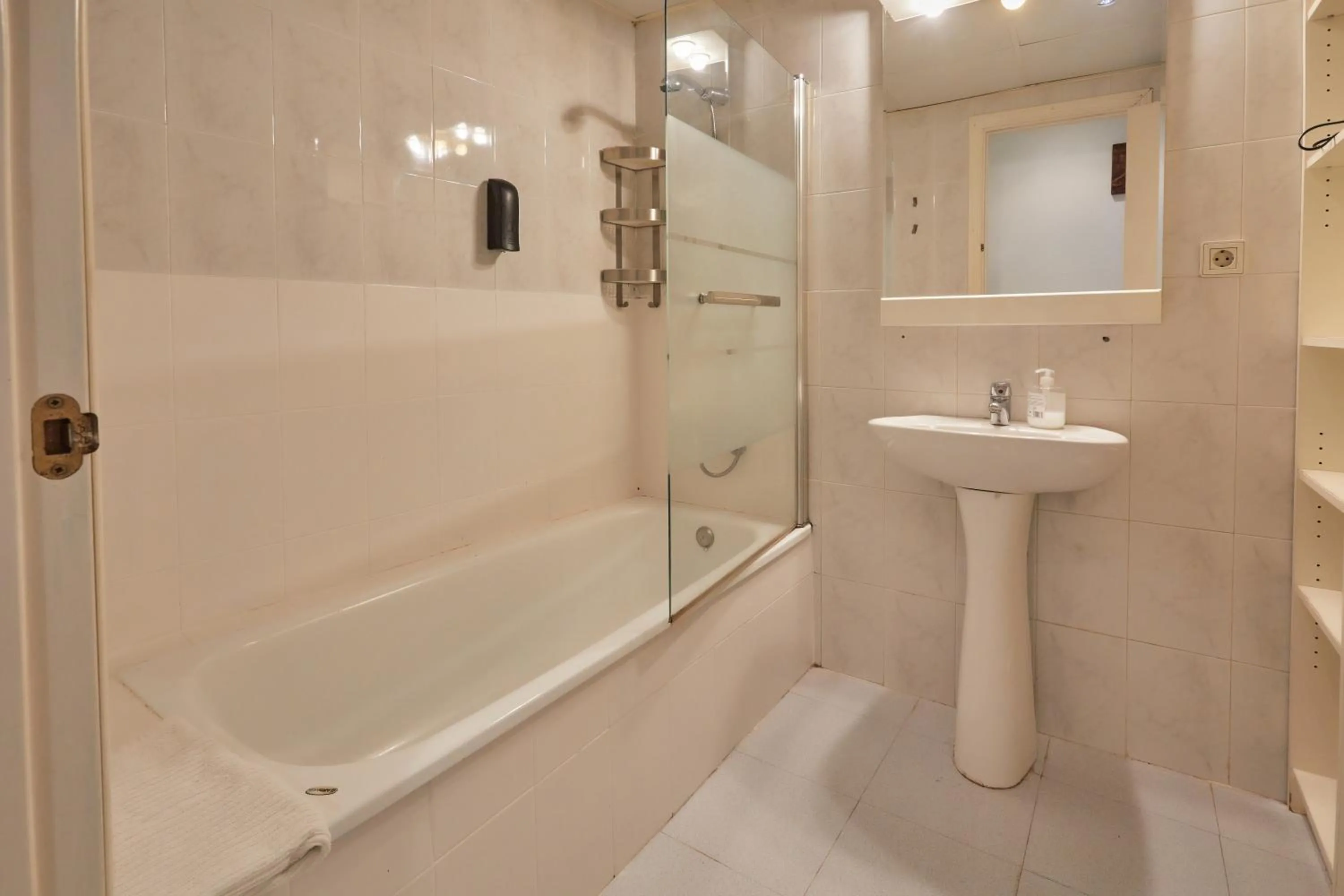 Two Bedrooms Leonor Davalos 2