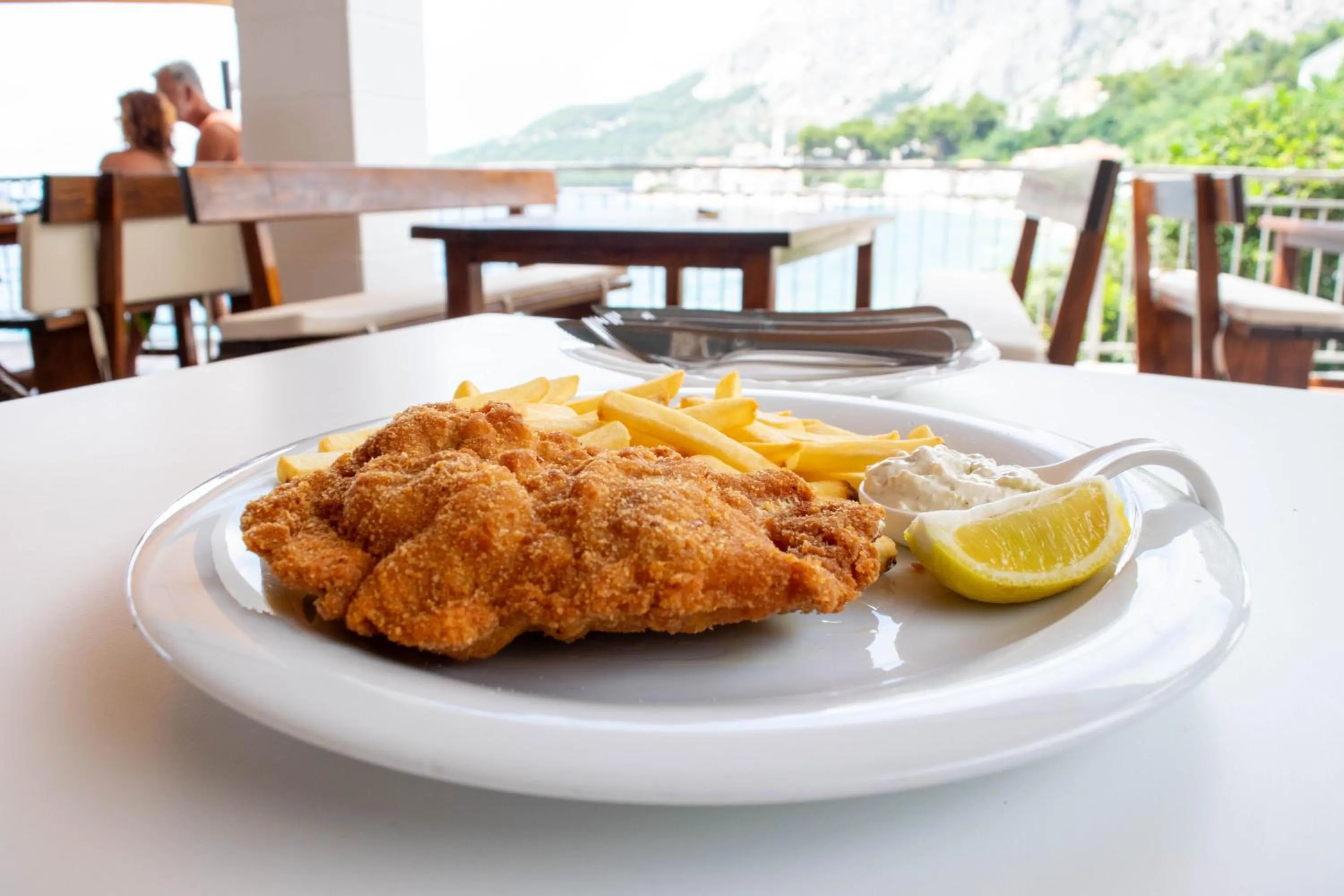 Food and drinks in Beach Hotel