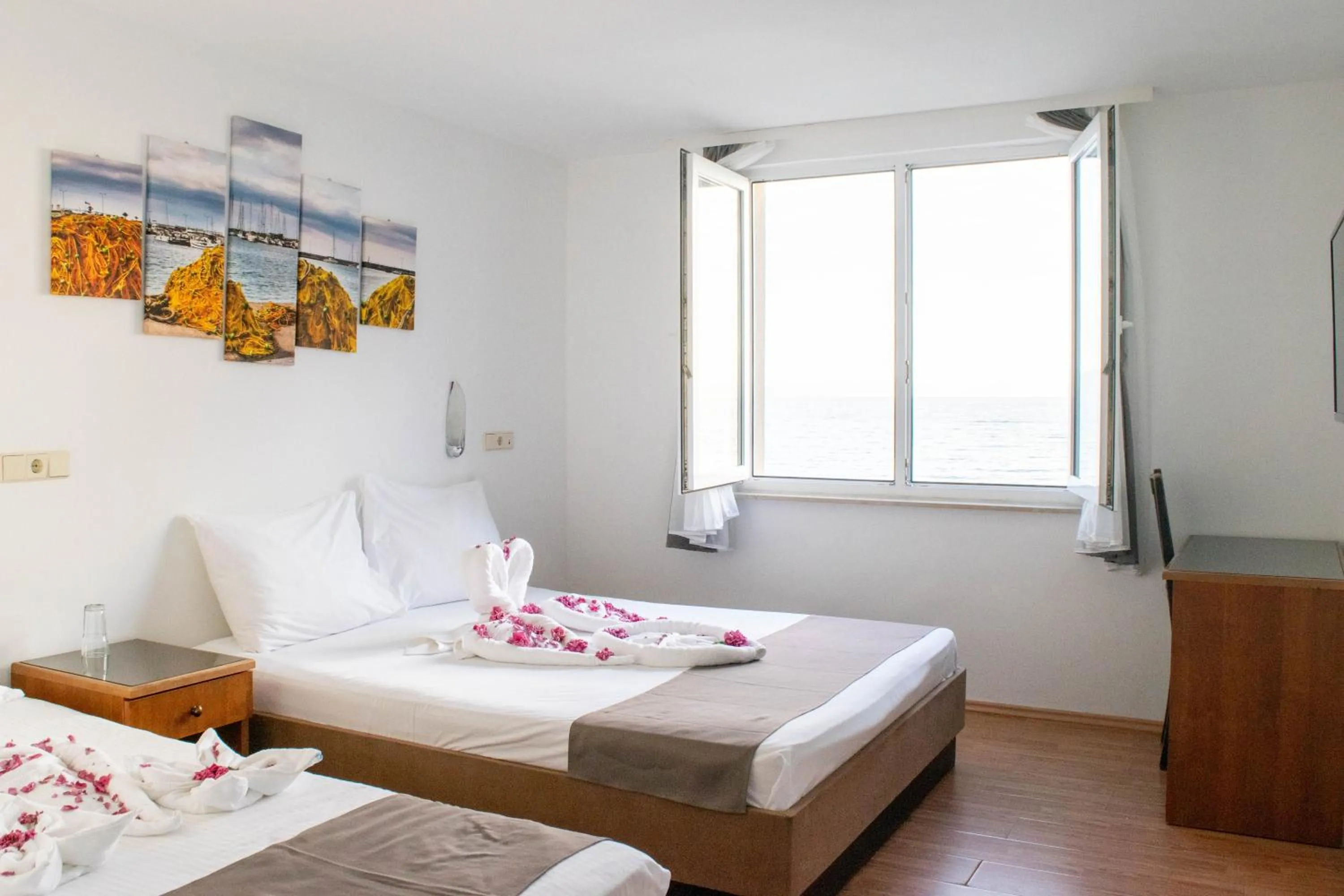 View (from property/room), Bed in Beach Hotel