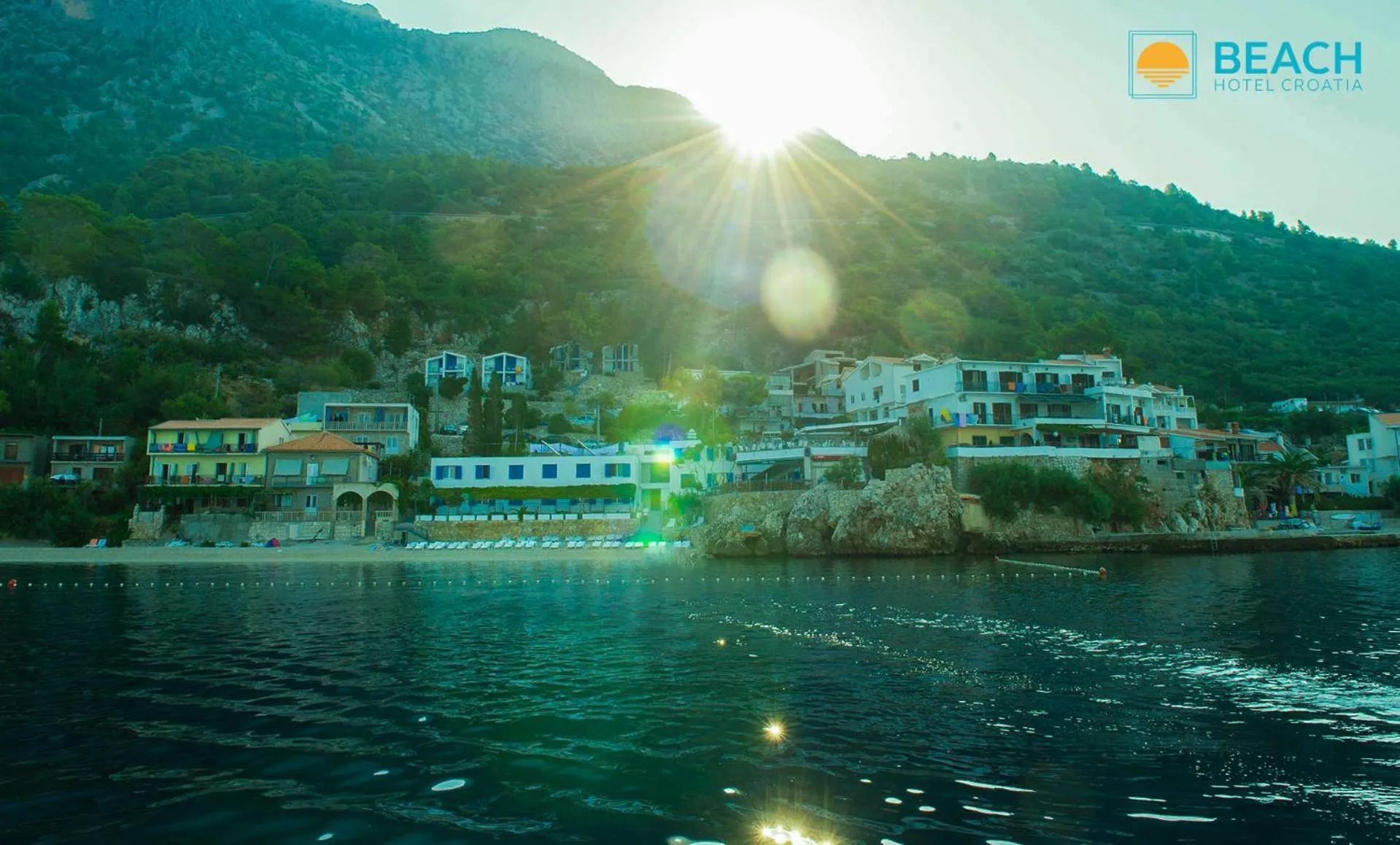 Restaurant/places to eat in Beach Hotel