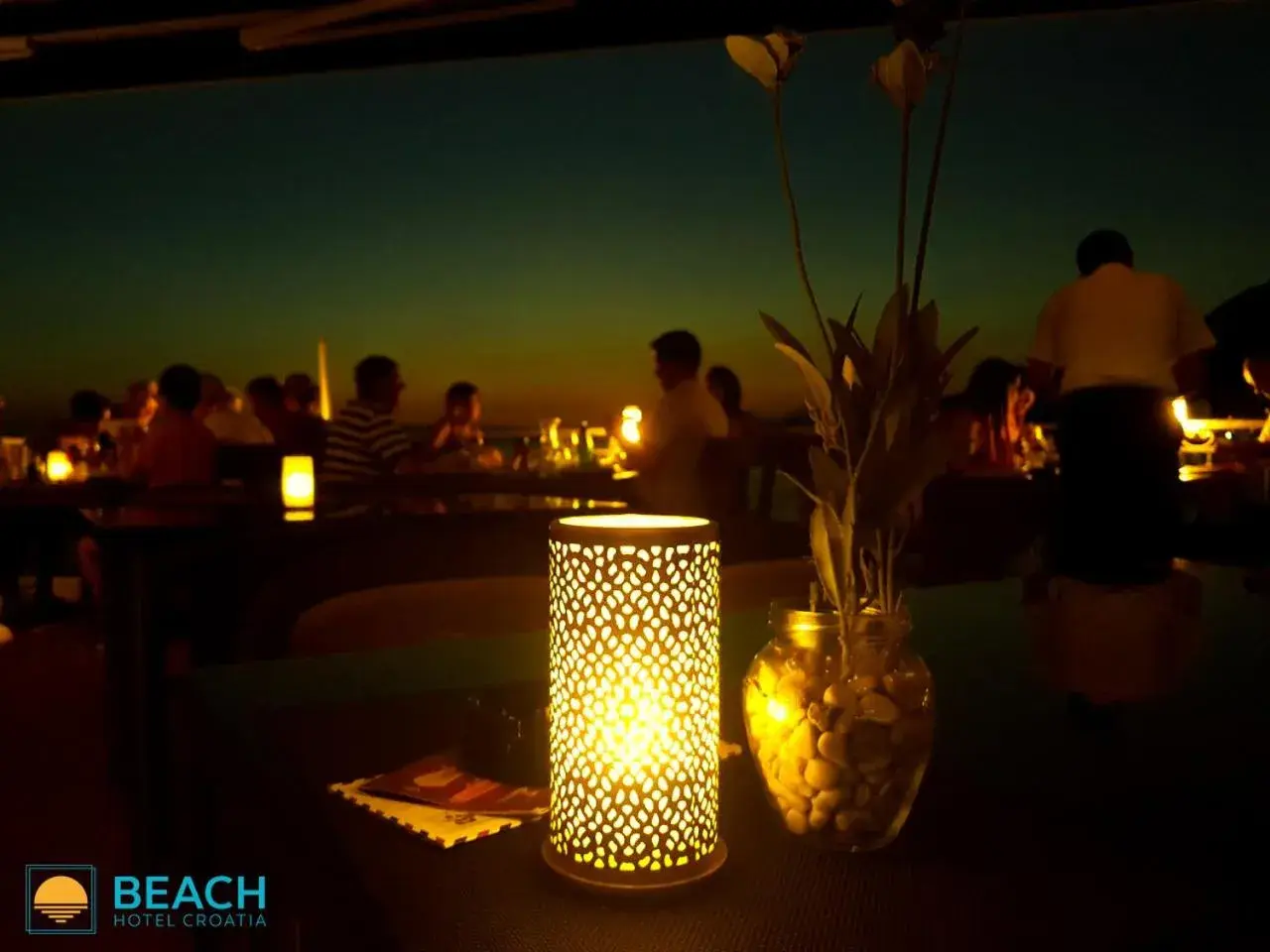 Restaurant/places to eat in Beach Hotel Restaurant/places to eat in Beach Hotel