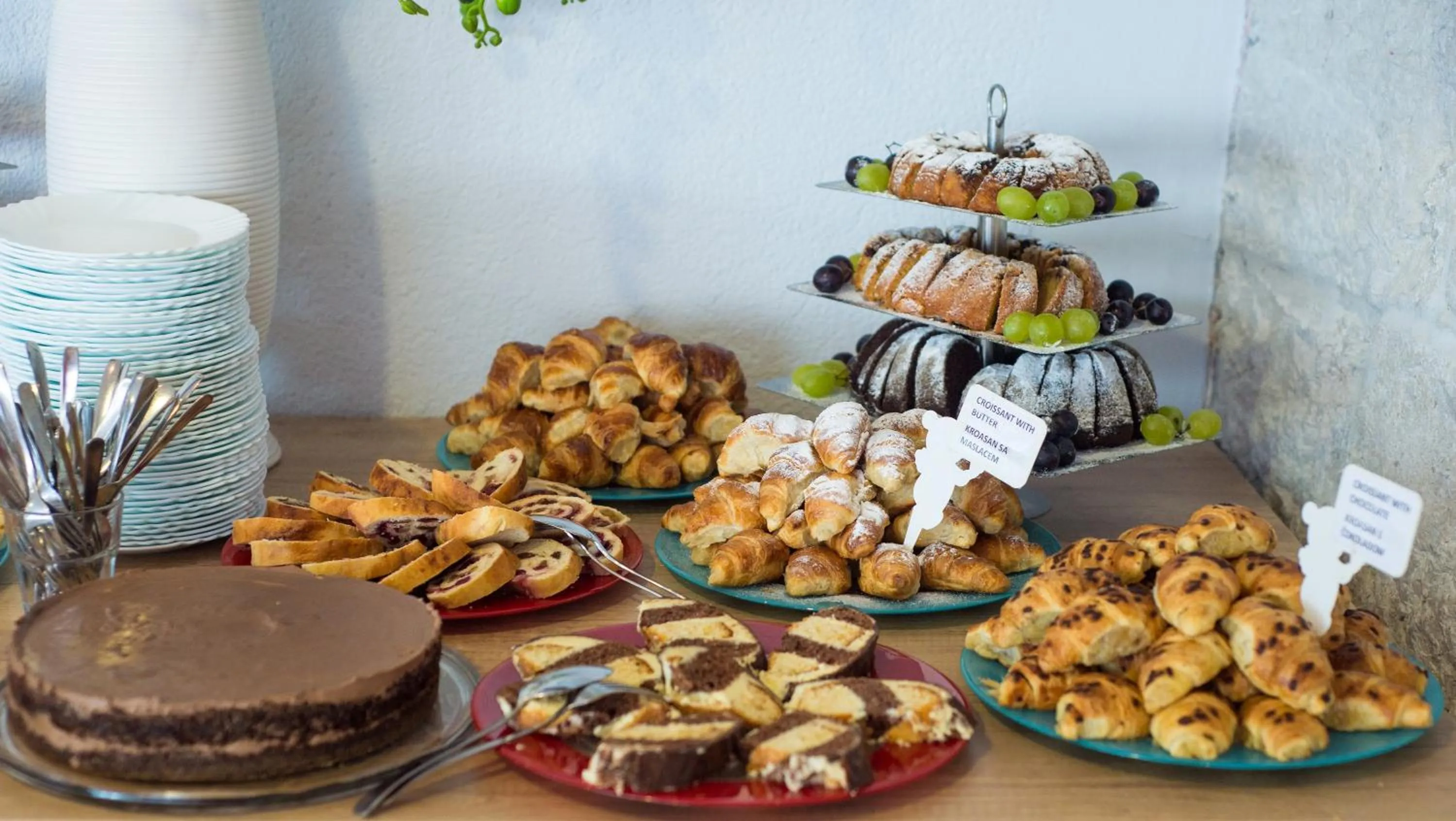 Food and drinks in Beach Hotel