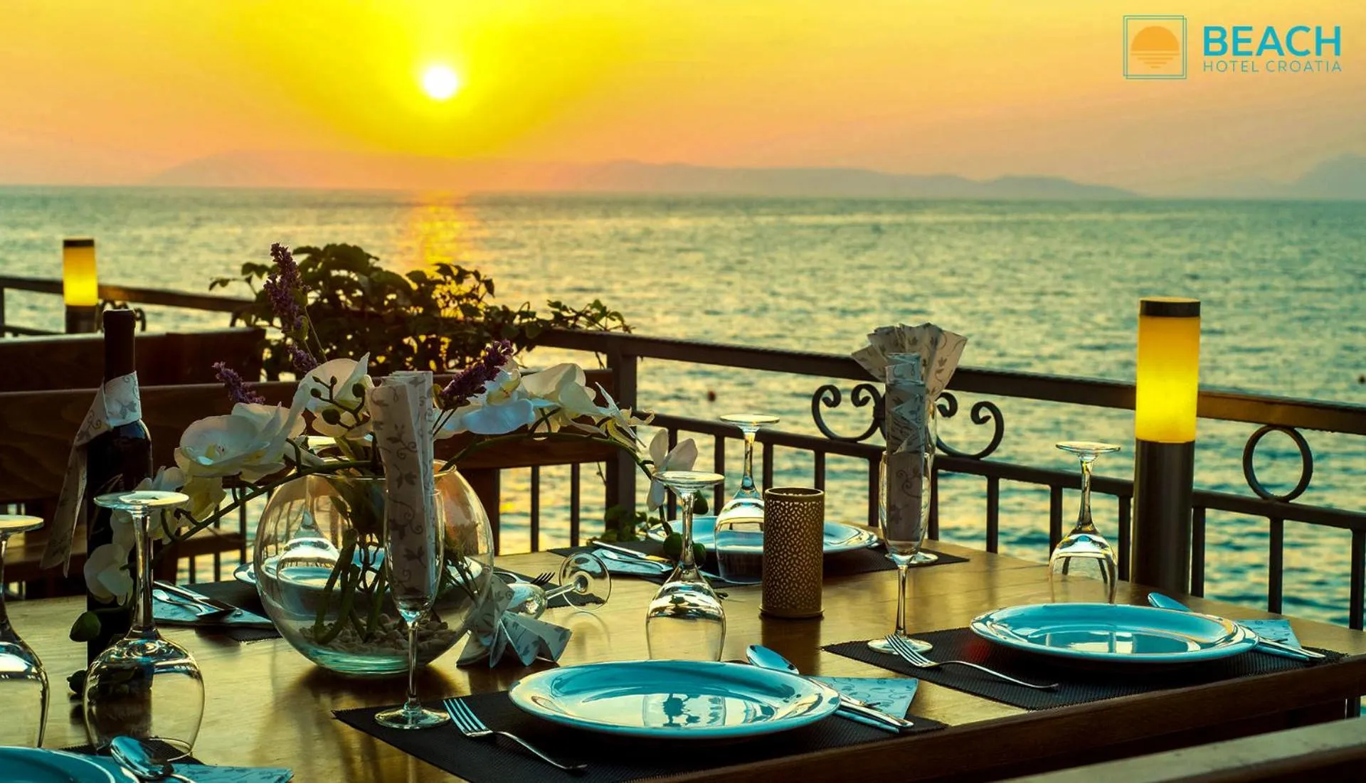 Restaurant/places to eat in Beach Hotel