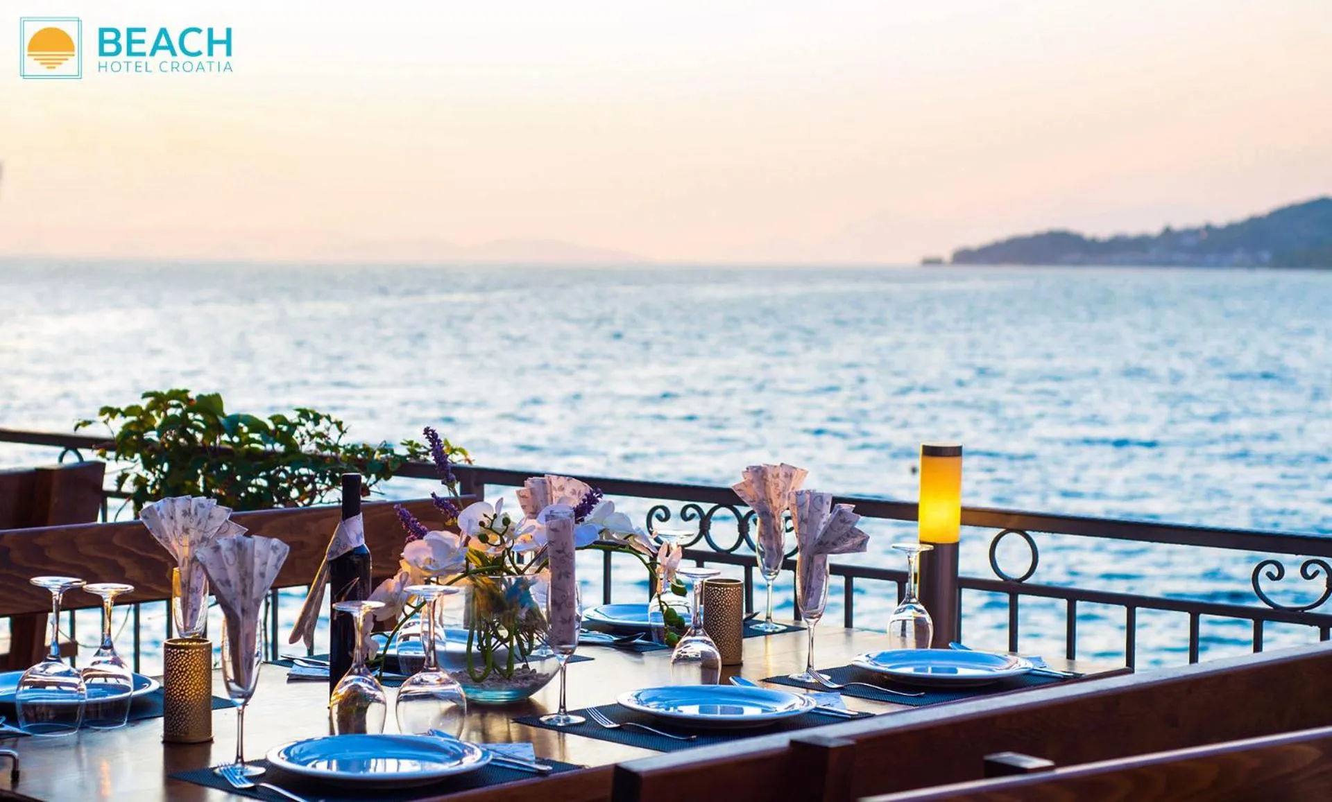 Restaurant/places to eat in Beach Hotel