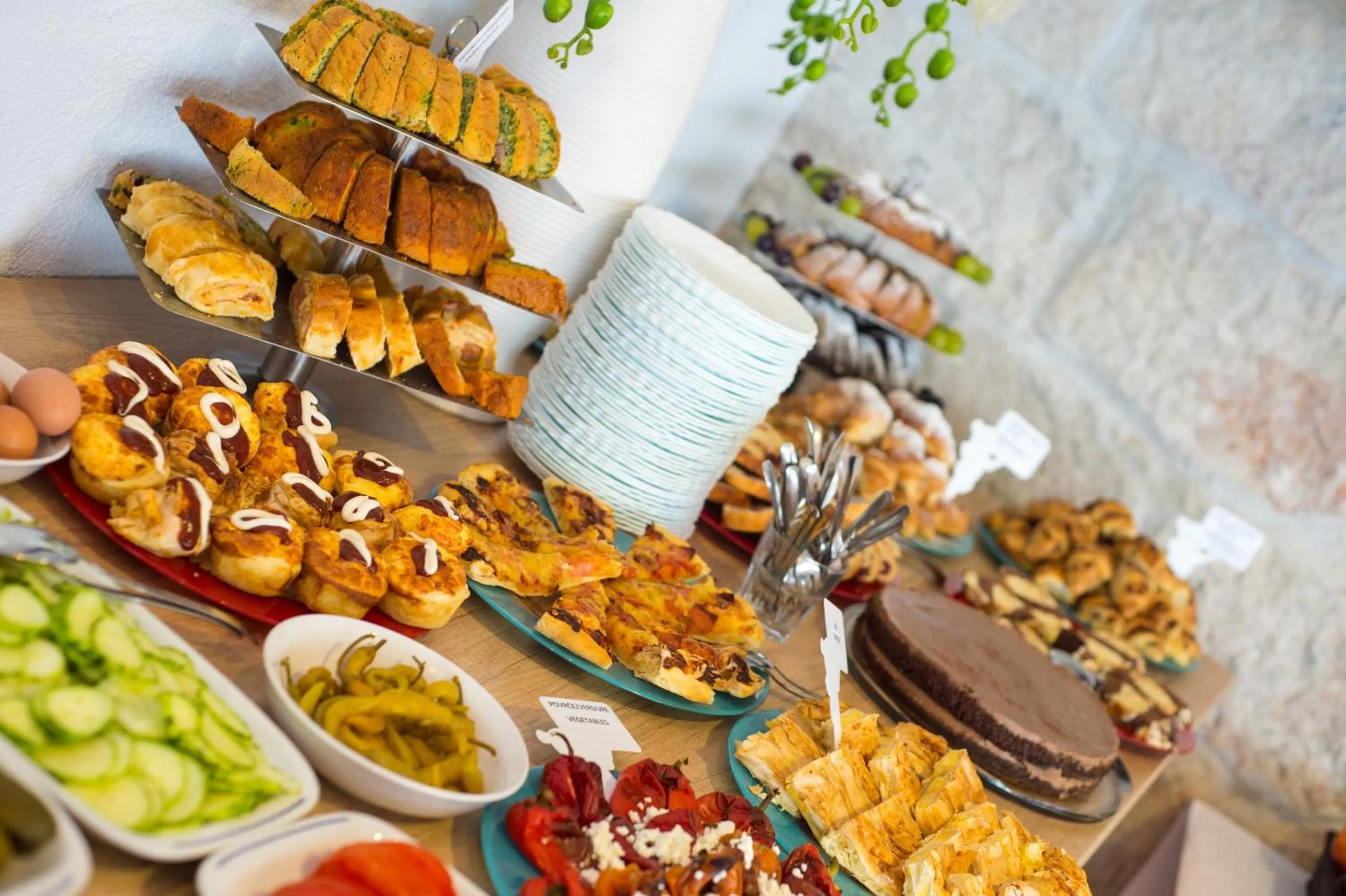 Restaurant/places to eat in Beach Hotel