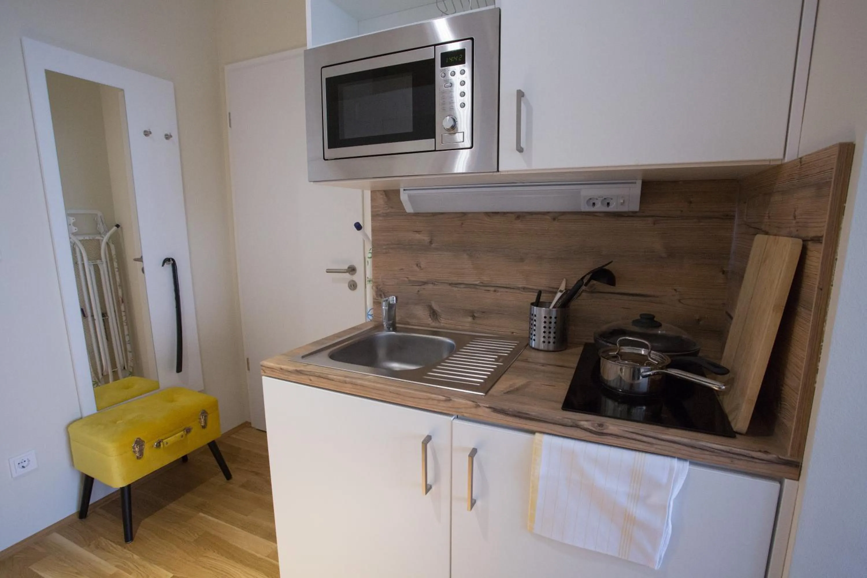 Kitchen or kitchenette in Premium Apartment München Messe