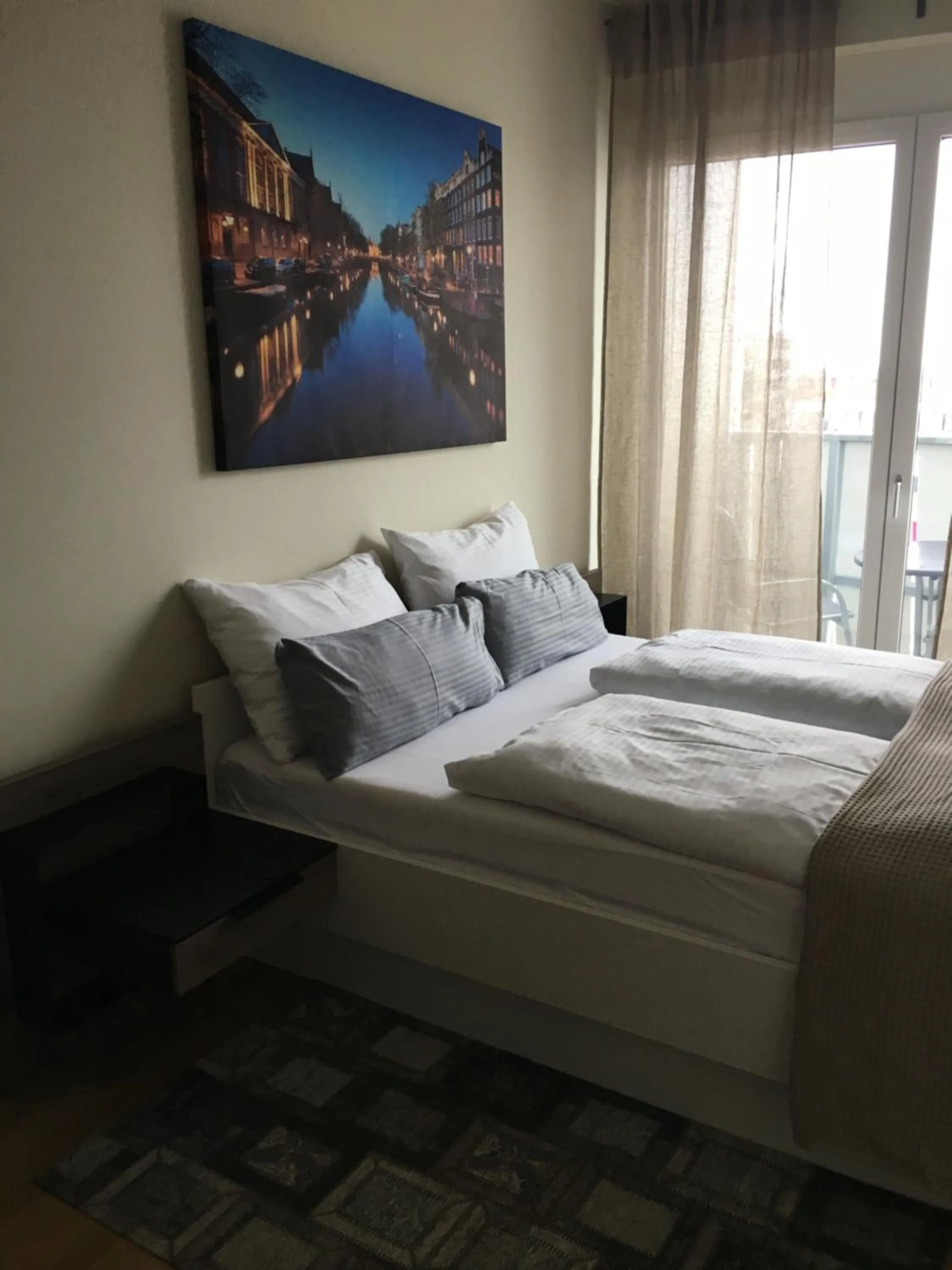 Bed in Premium Apartment München Messe