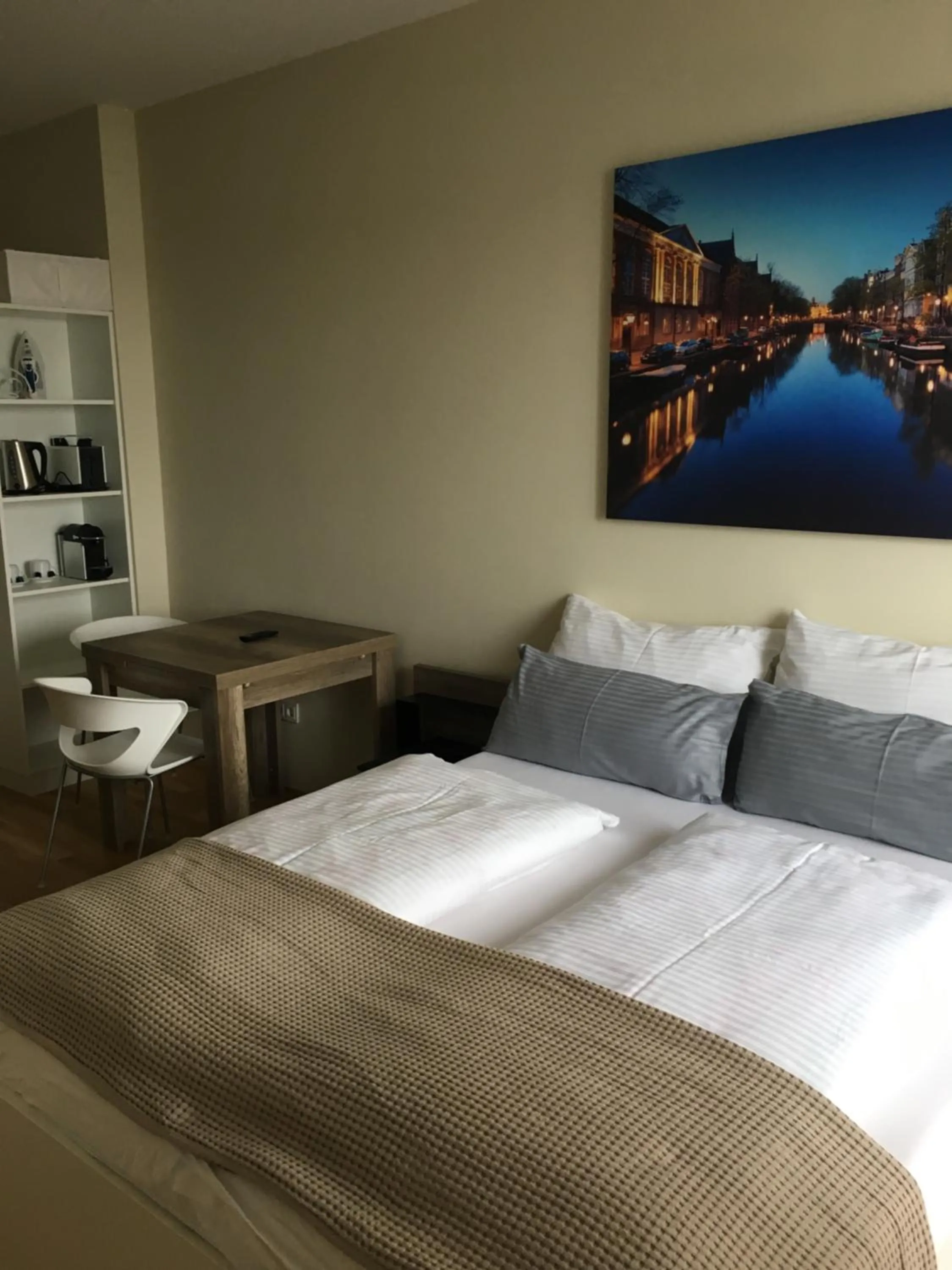 Bed in Premium Apartment München Messe