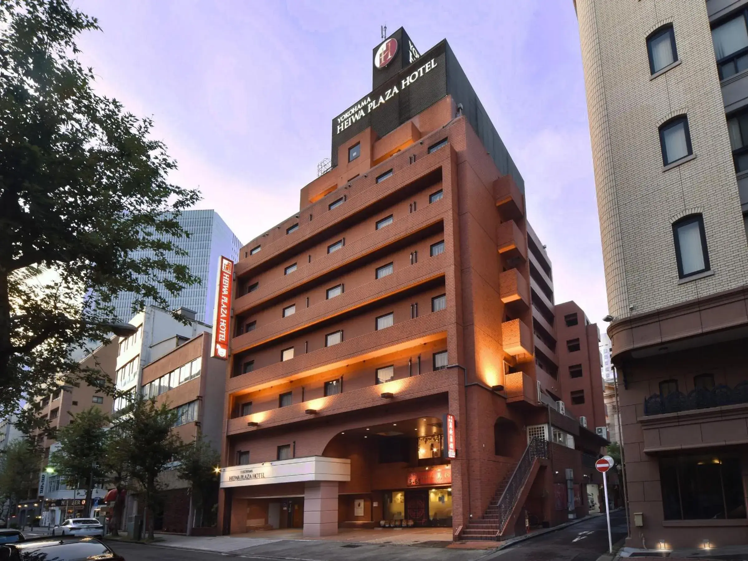Property building in Yokohama Heiwa Plaza Hotel Property building in Yokohama Heiwa Plaza Hotel