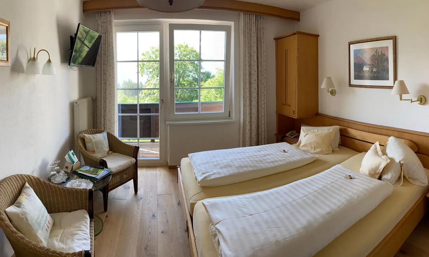 Photo of the whole room, Bed in Landhaus Lührmann