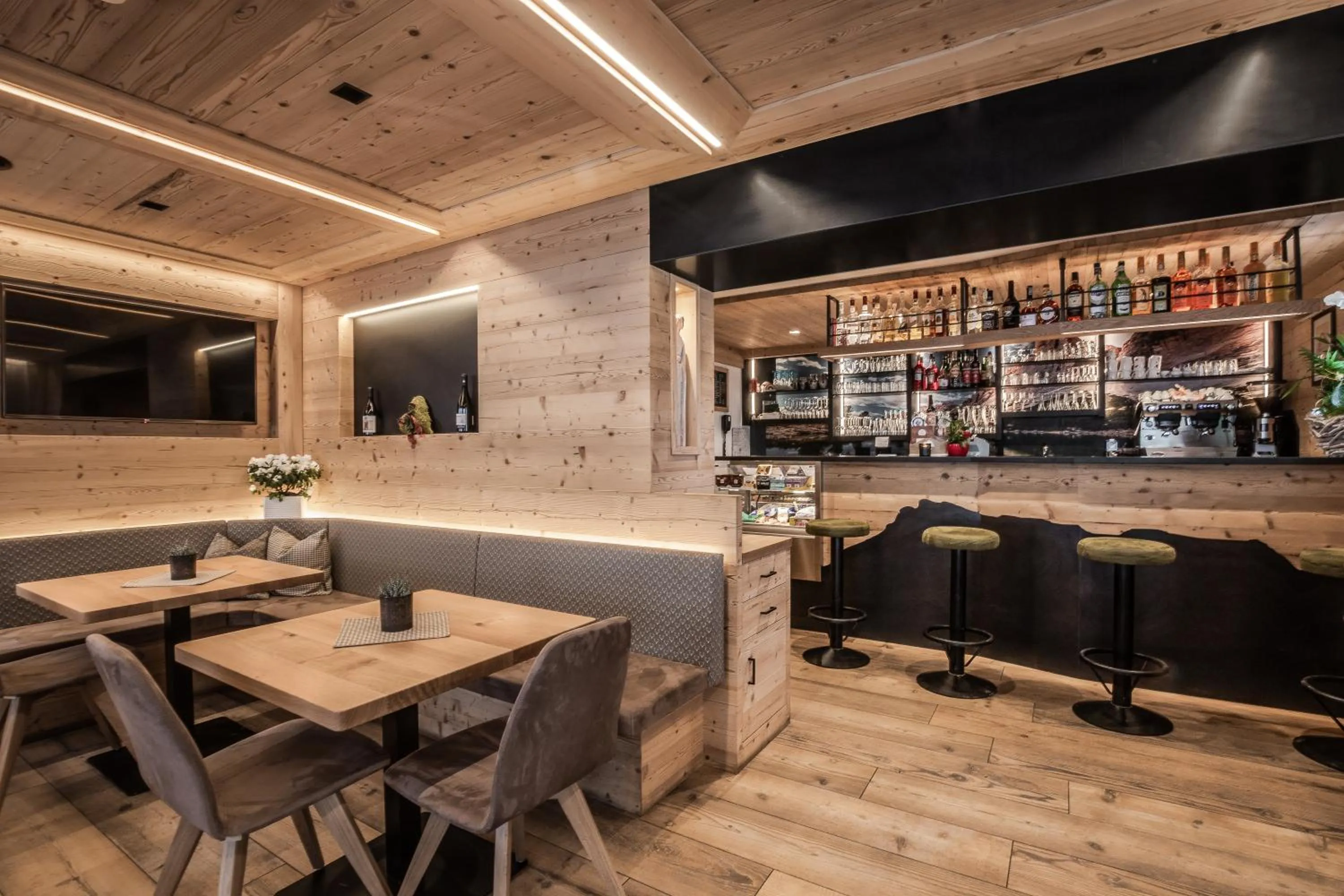 Lounge or bar in Pensione Camoscio