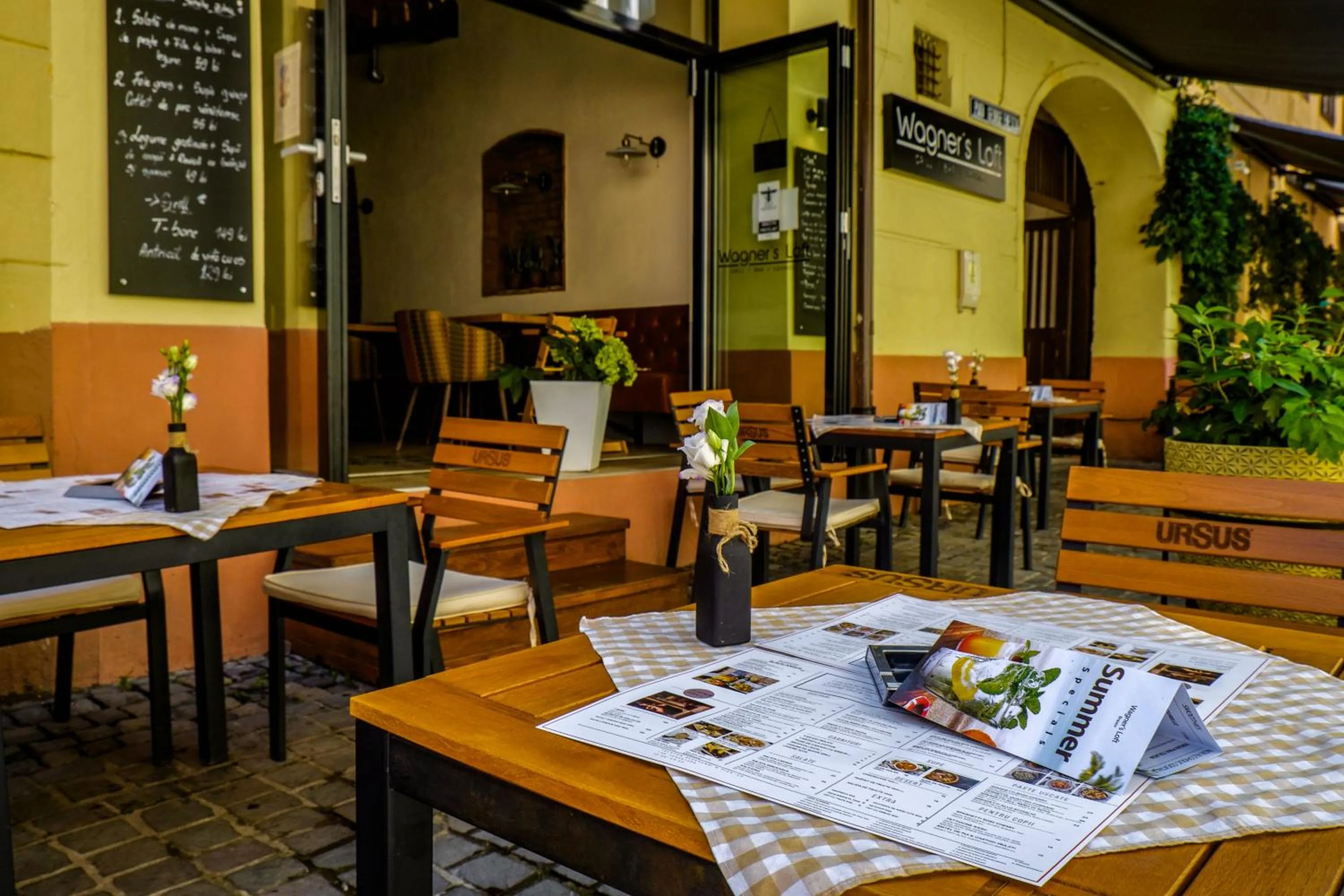 Restaurant/places to eat in Casa Wagner