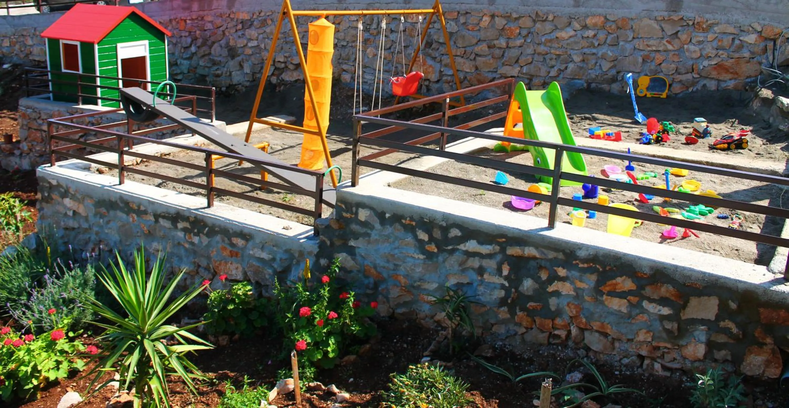 Children play ground in Apartments Villa Milna 1