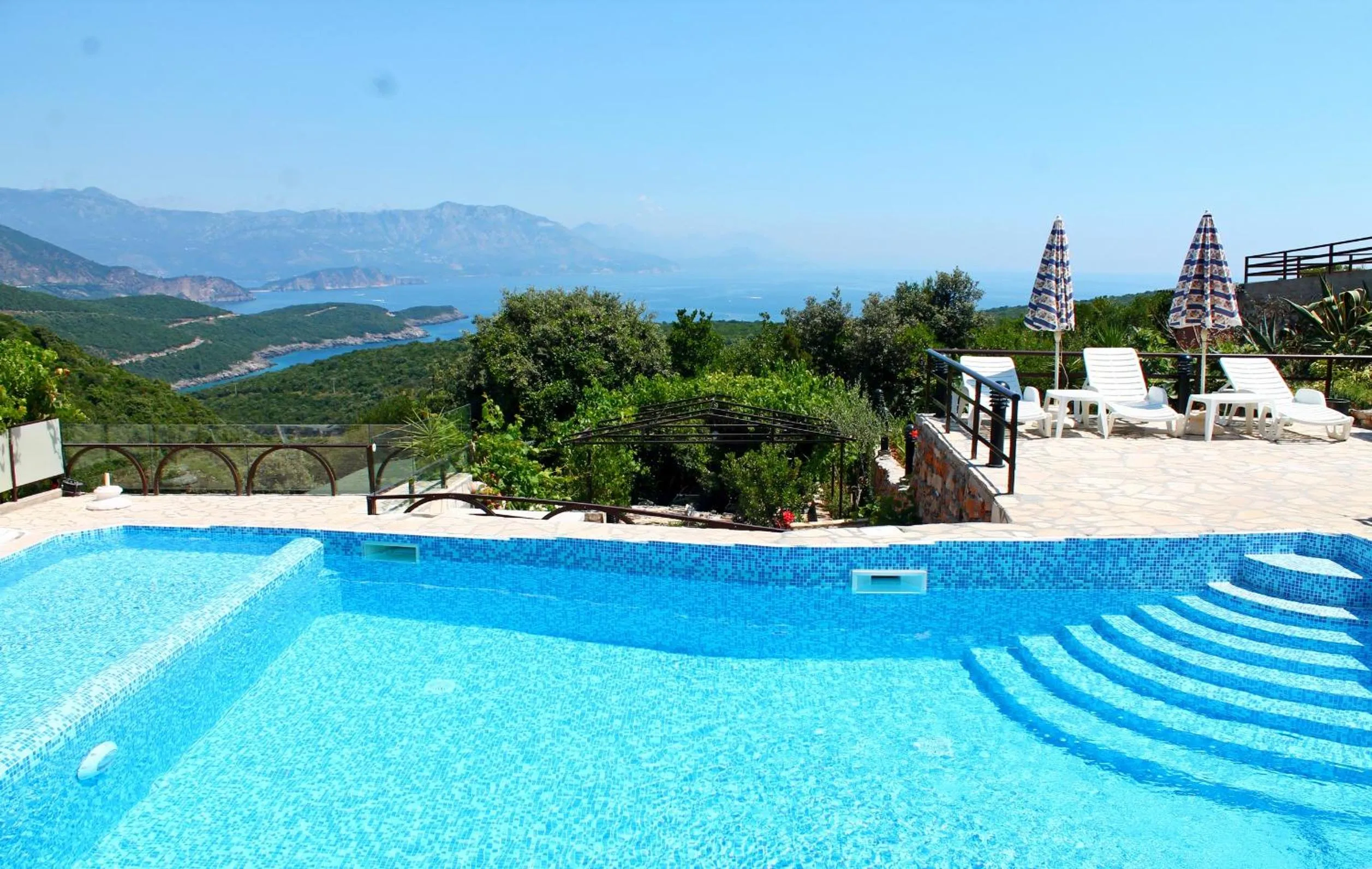Sea view in Apartments Villa Milna 1