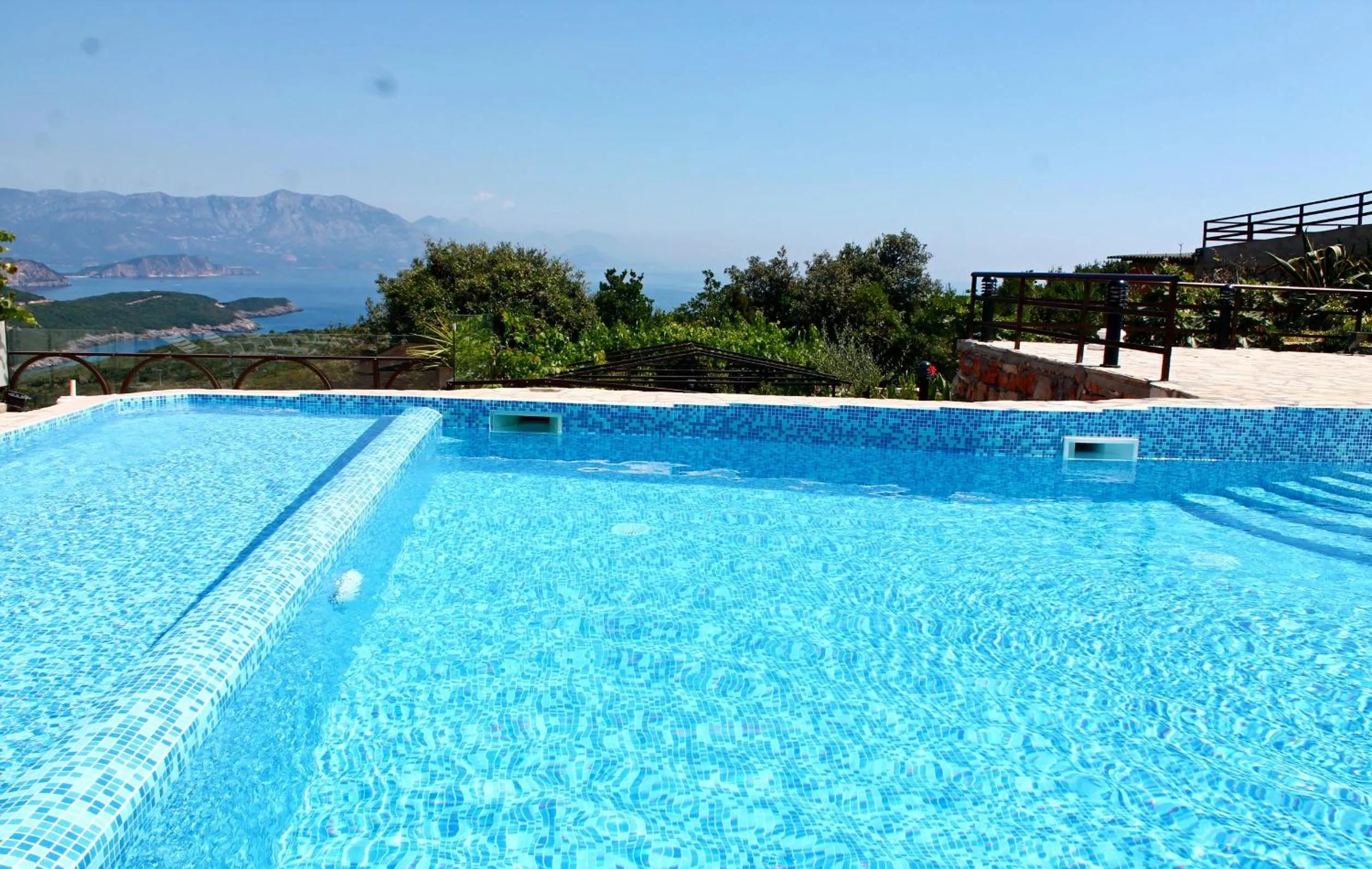 Sea view in Apartments Villa Milna 1