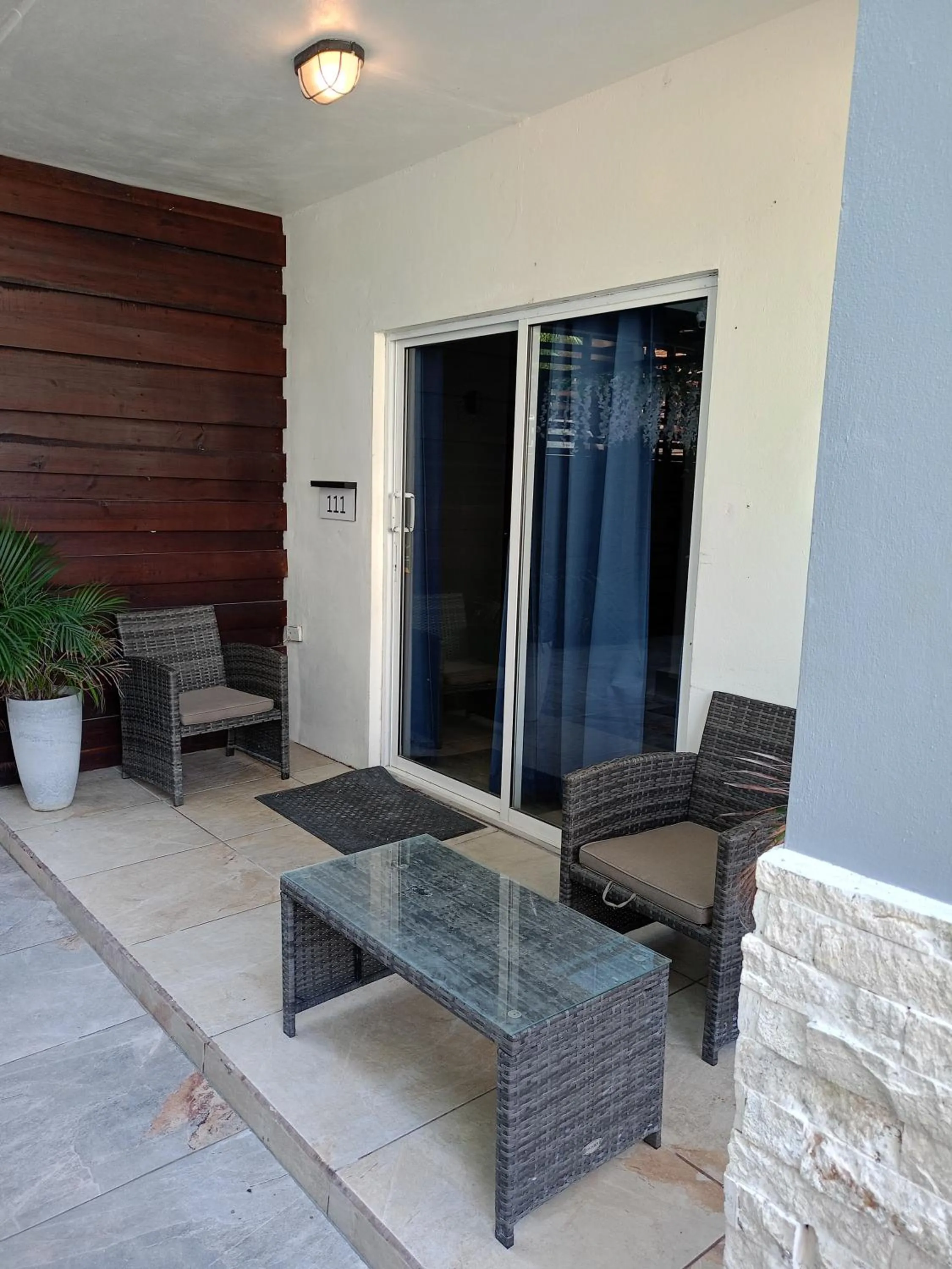 Patio in Barefoot Caye Caulker Hotel