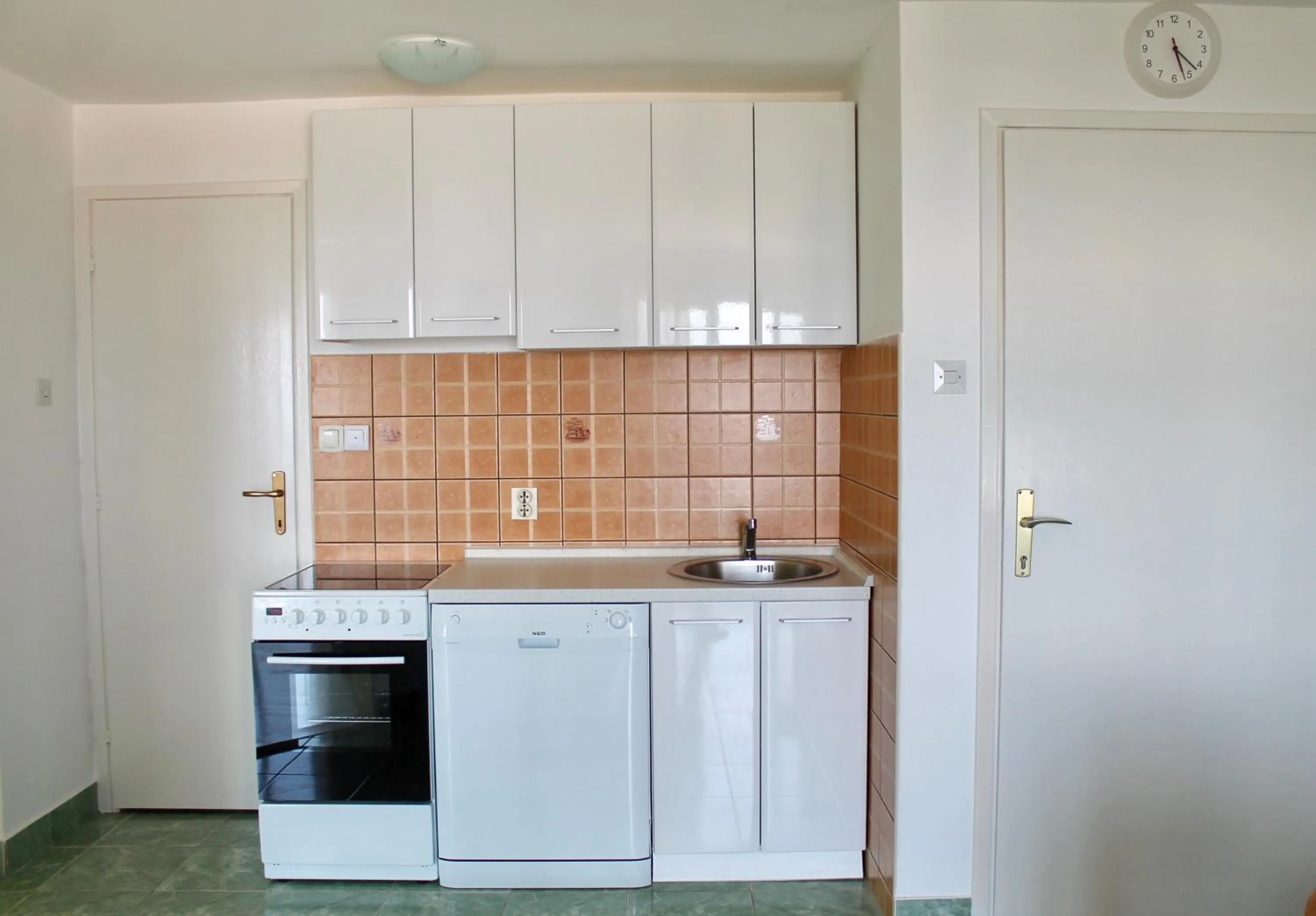 Kitchen or kitchenette in Apartments Villa Milna 2