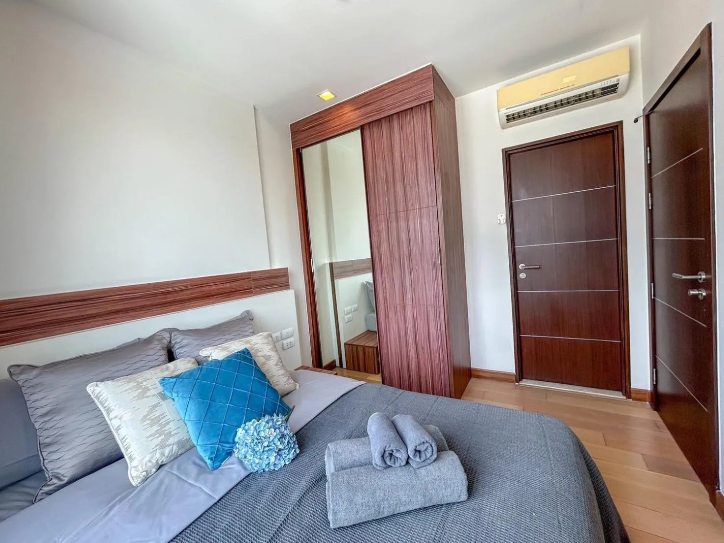 Bed in The Astra Residence