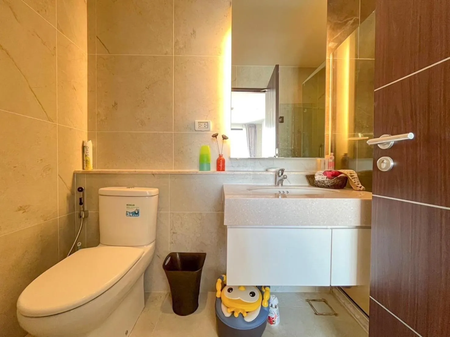 Toilet in The Astra Residence