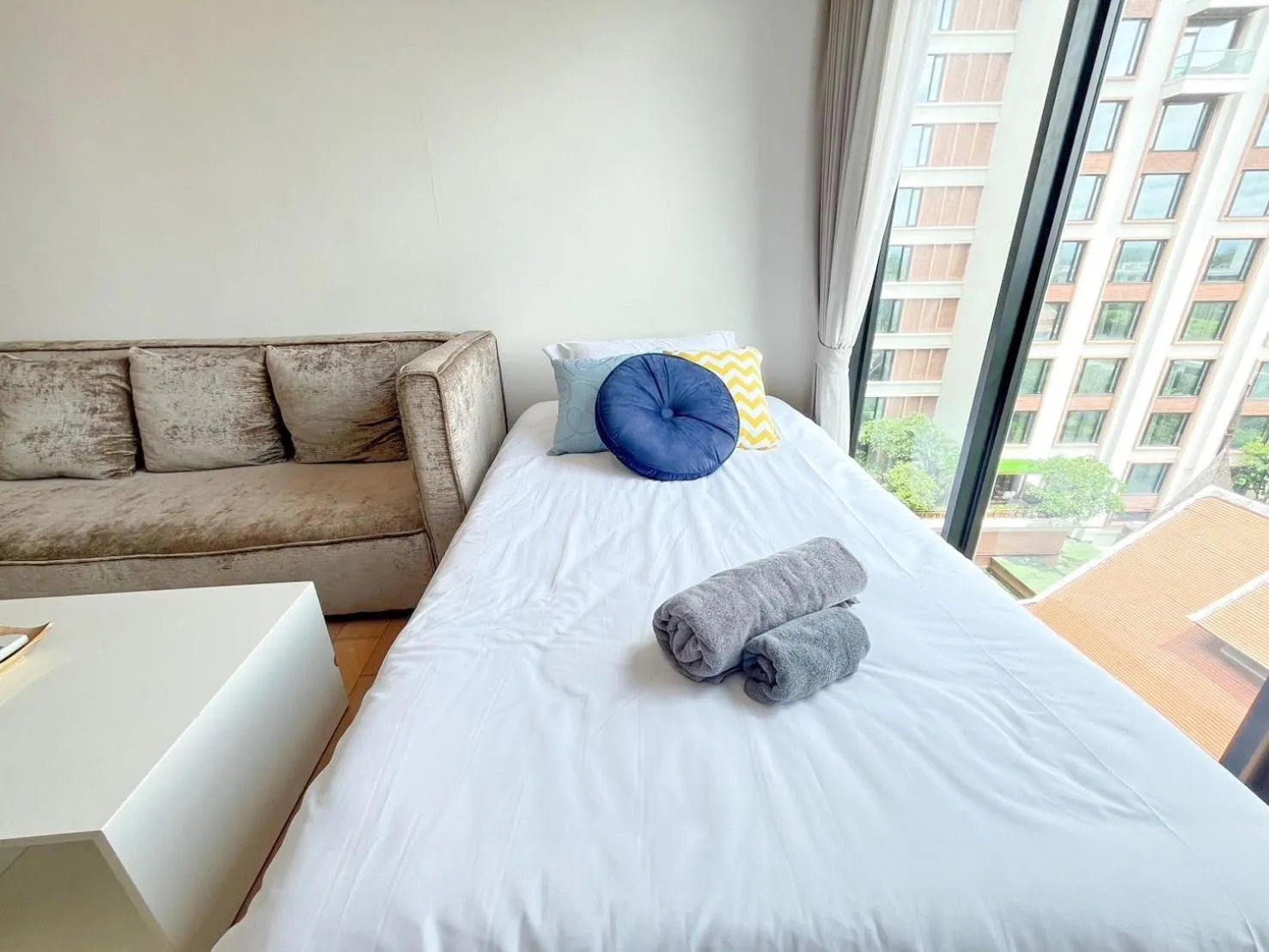Photo of the whole room, Bed in The Astra Residence