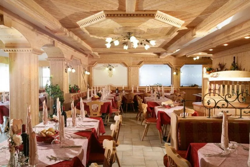 Restaurant/places to eat in Hotel Franco