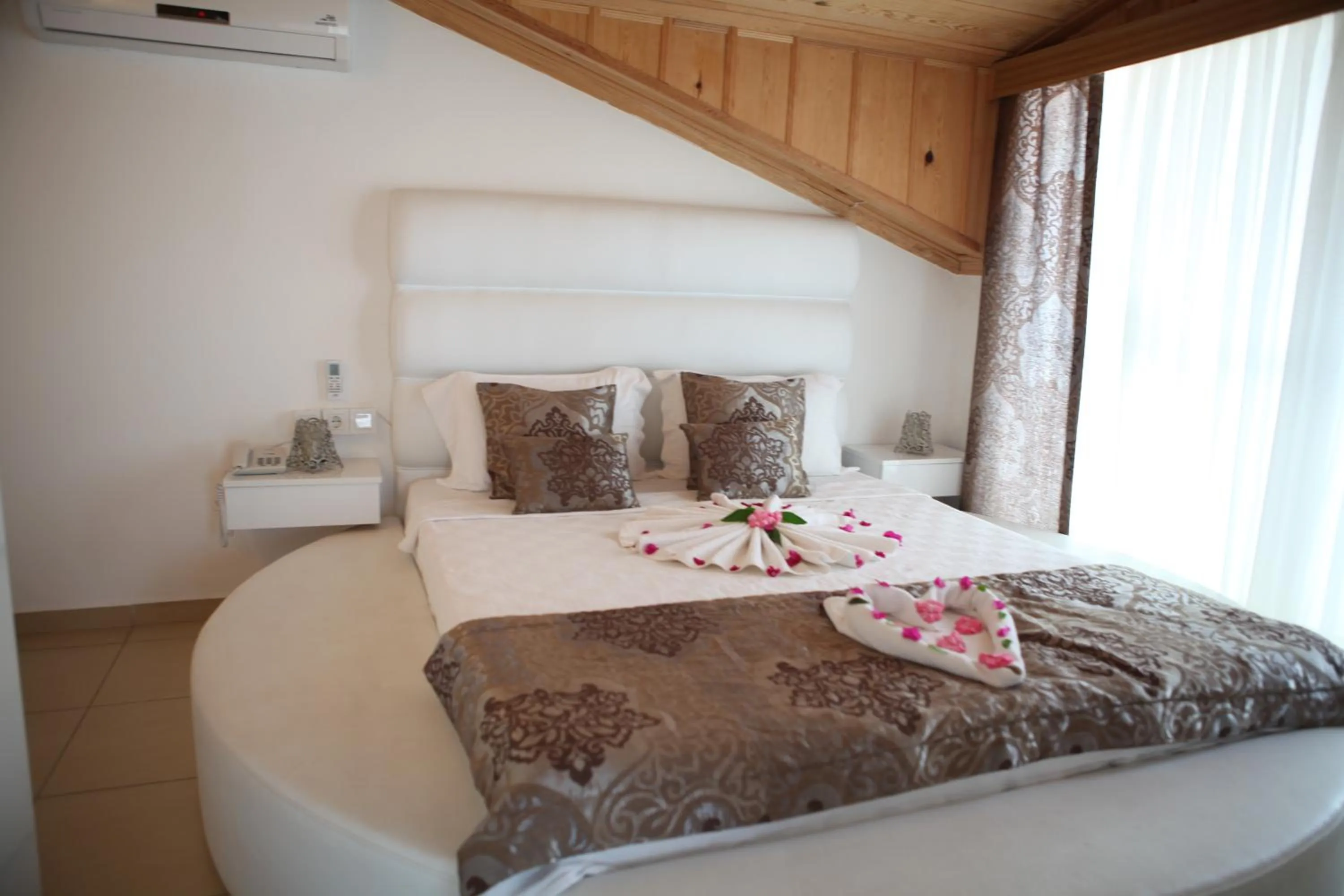 Bed in Mervehan Residence