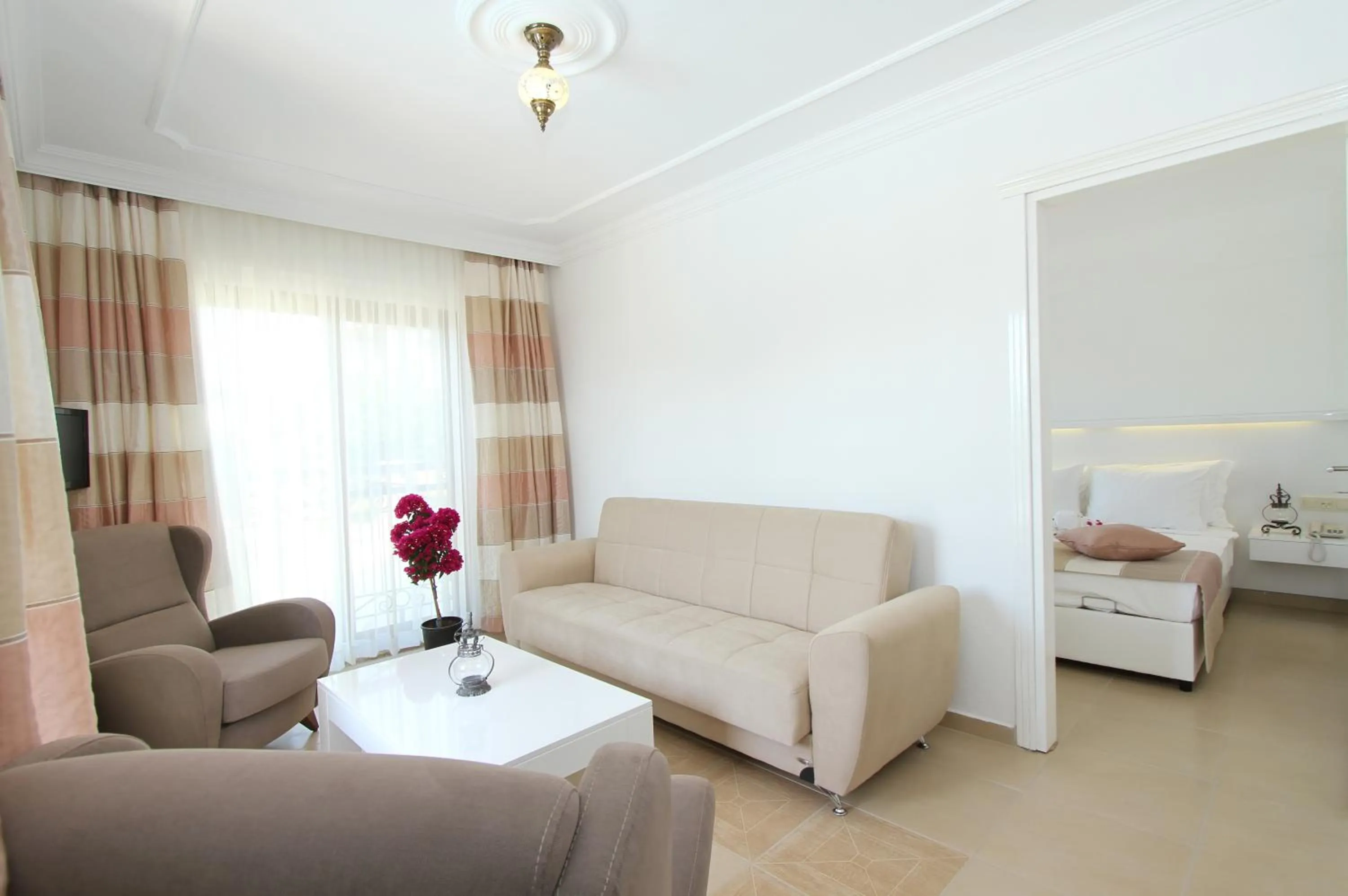 Photo of the whole room, Bed in Mervehan Residence