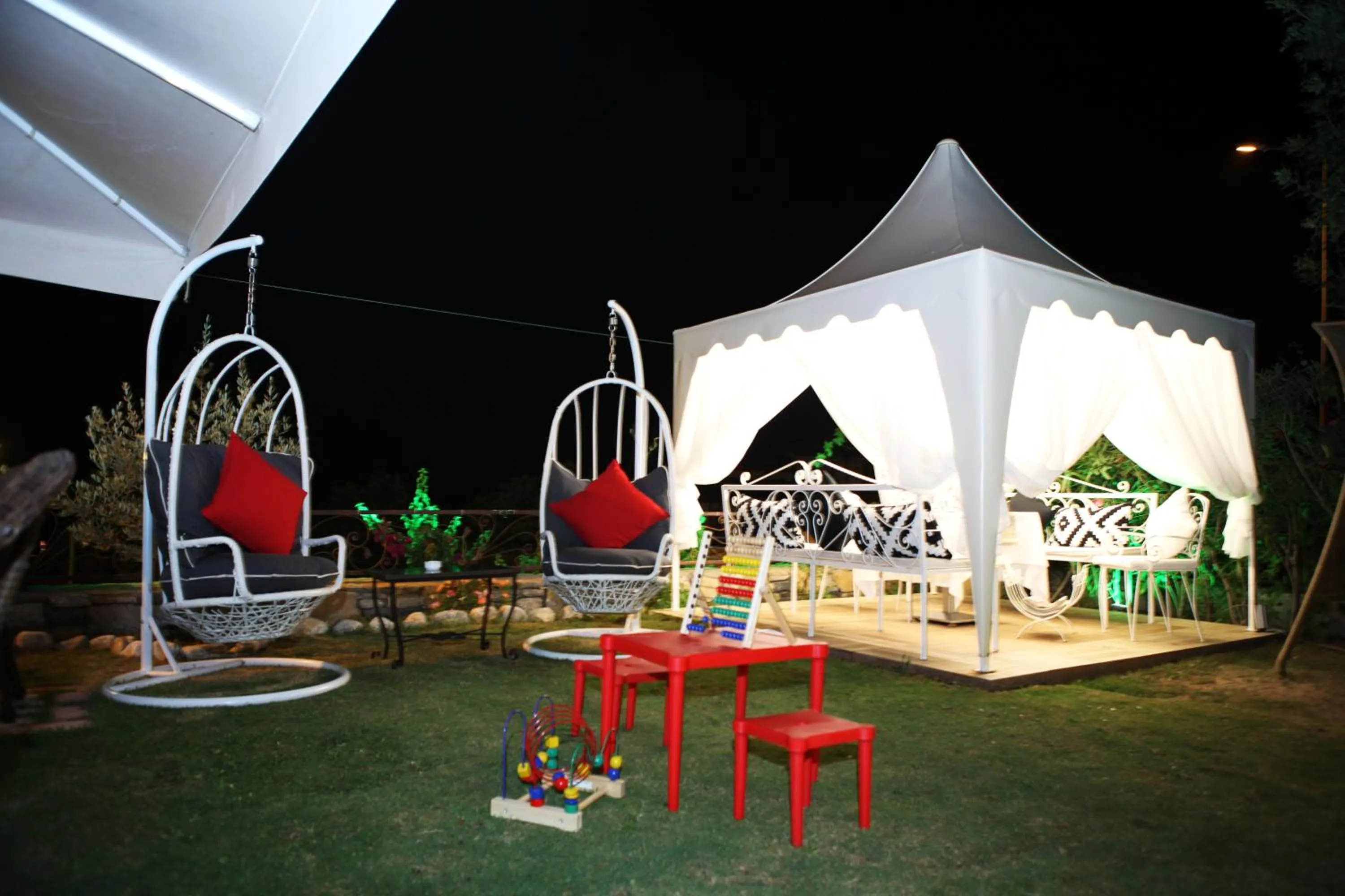 Garden in Mervehan Residence