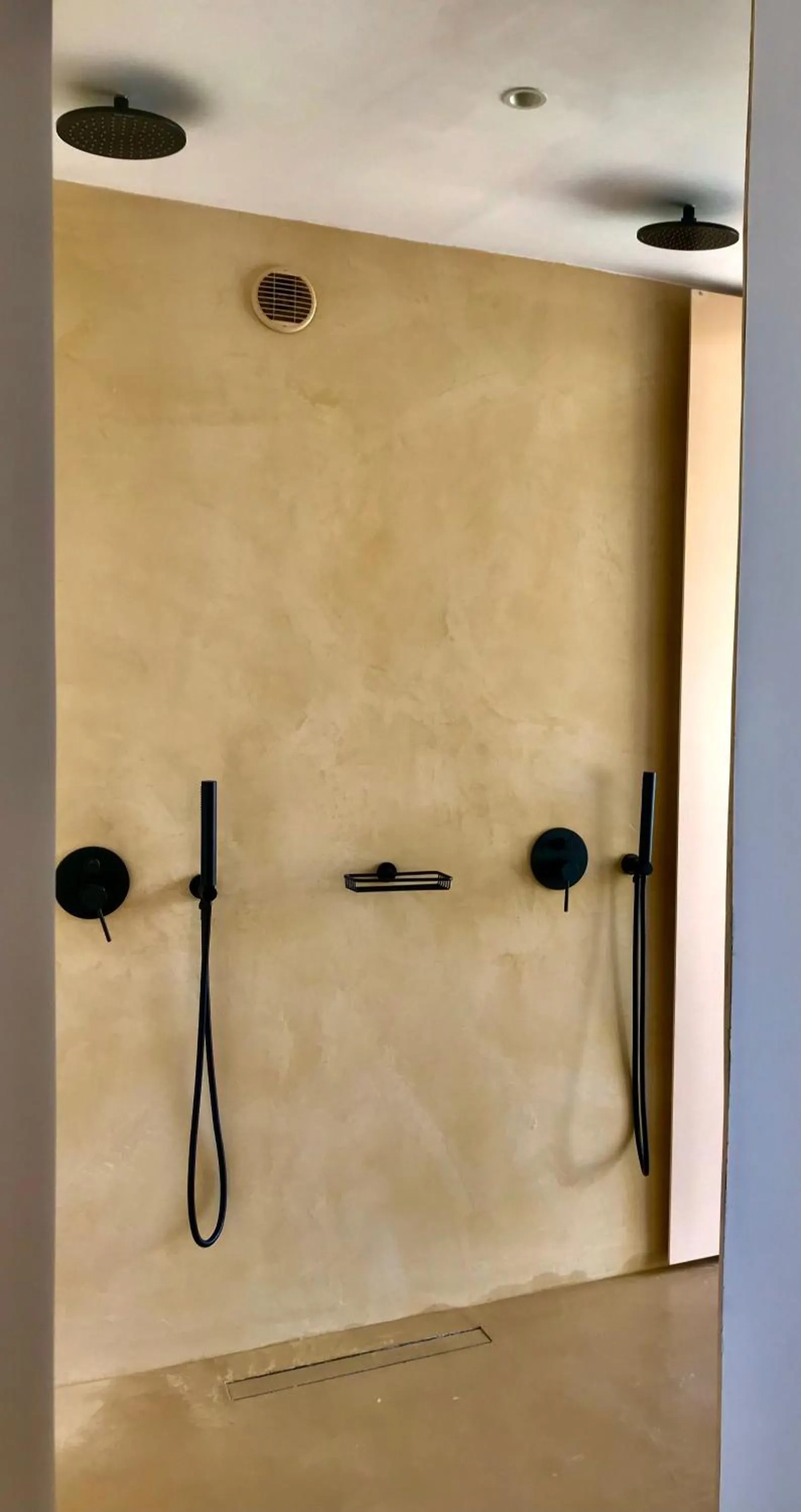 Shower in KLIDON Dreamy Living Suites