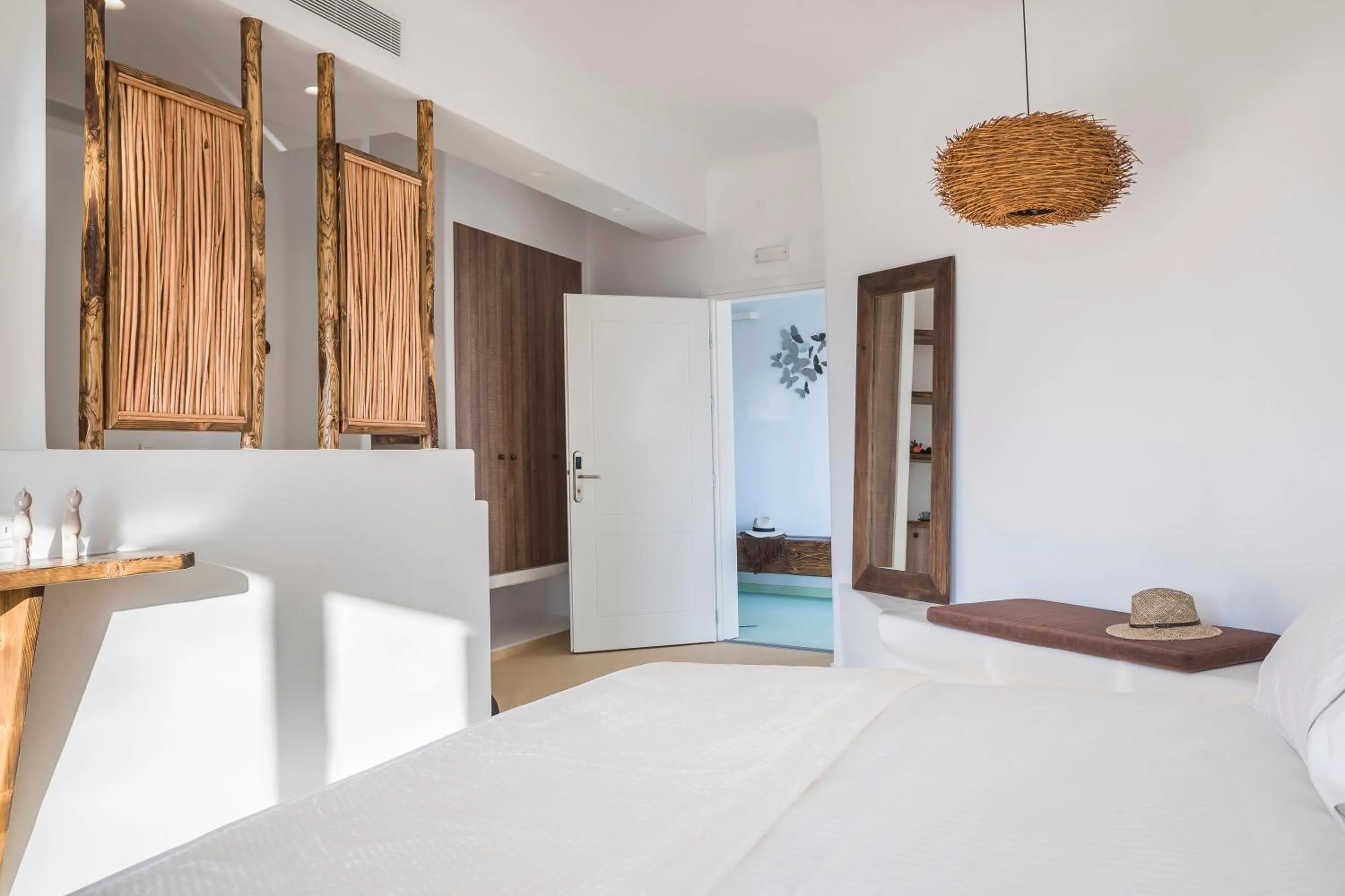 Photo of the whole room in KLIDON Dreamy Living Suites