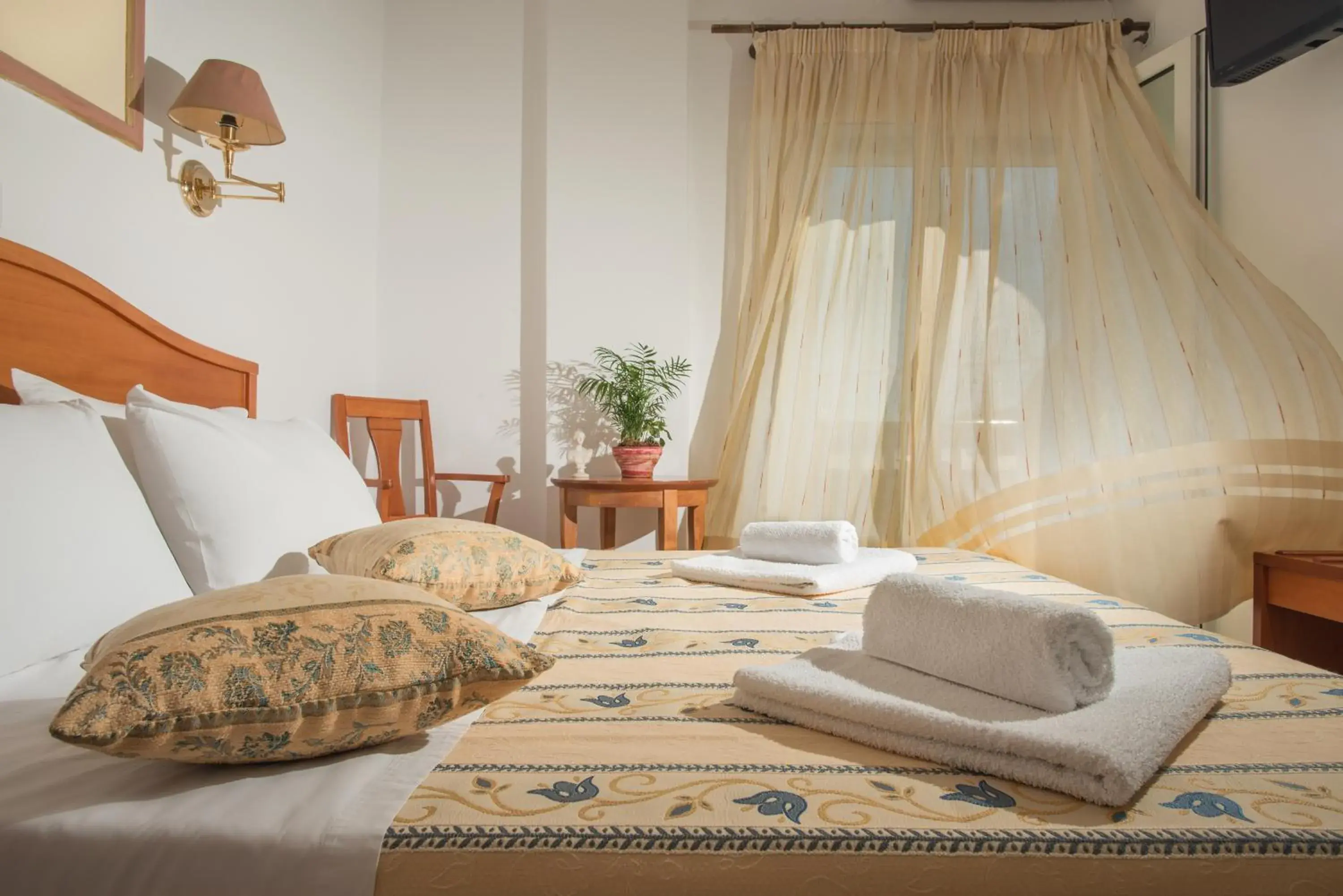 Double or Twin Room with Pool View in Hotel Meltemi Double or Twin Room with Pool View in Hotel Meltemi