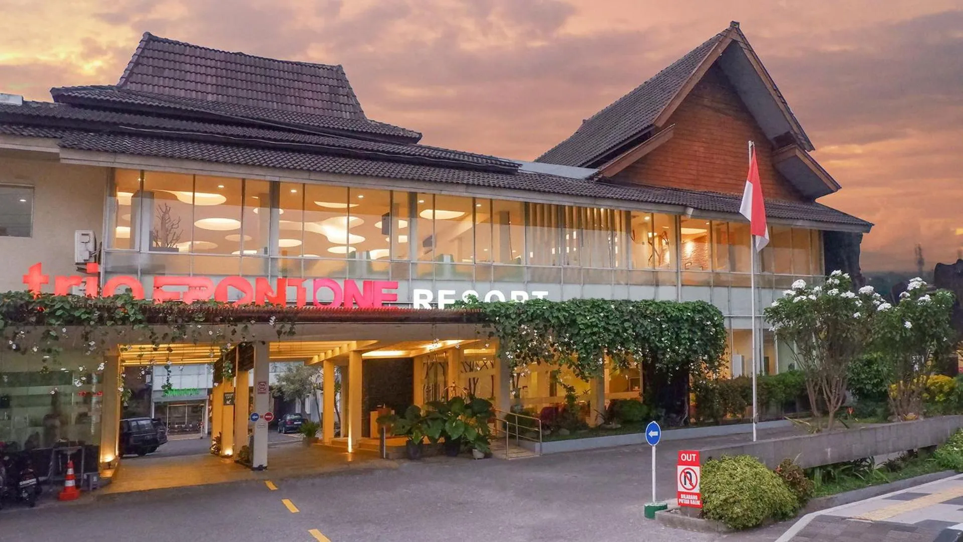 Property building in Front One Resort Magelang