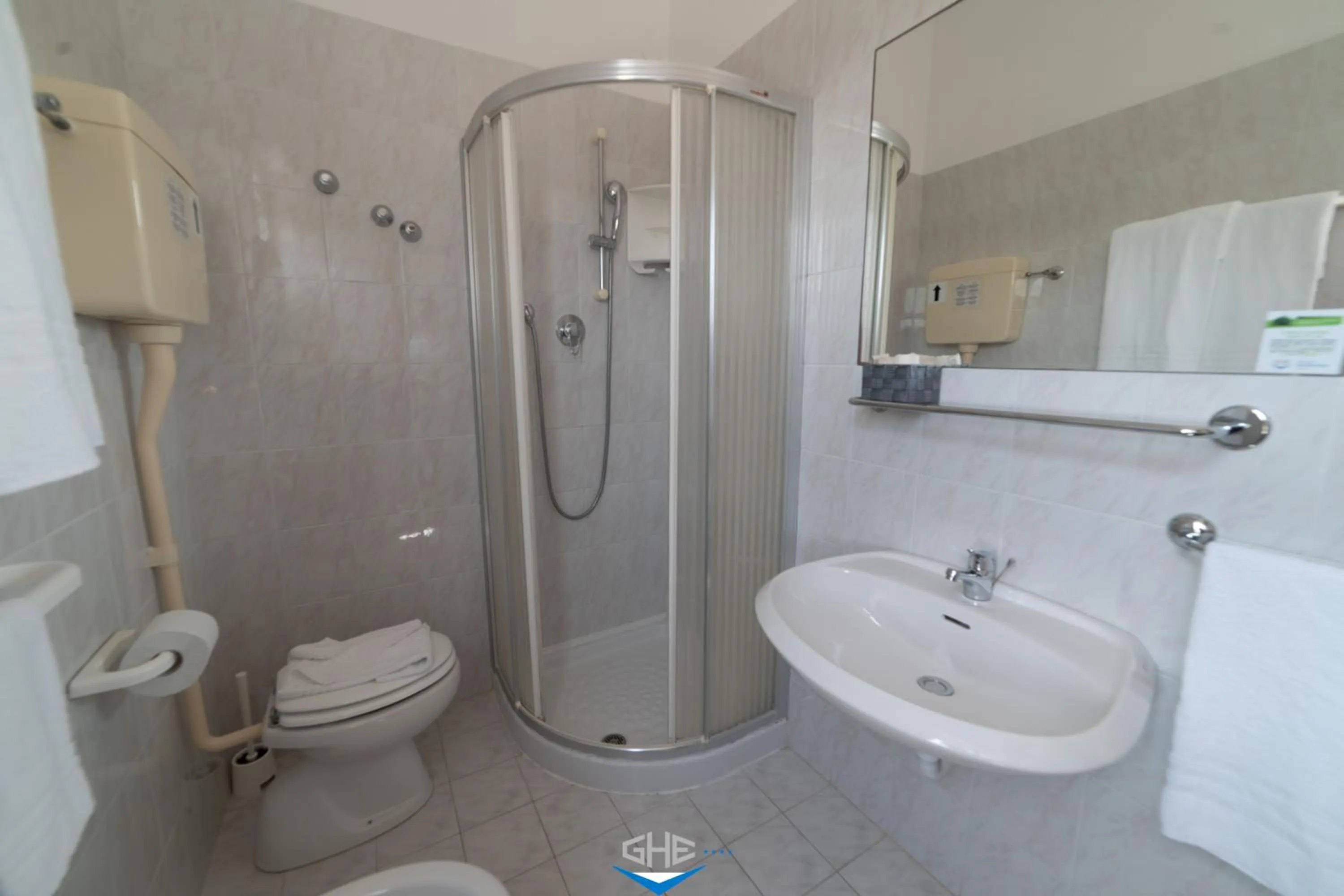 Shower in Grand Hotel Excelsior