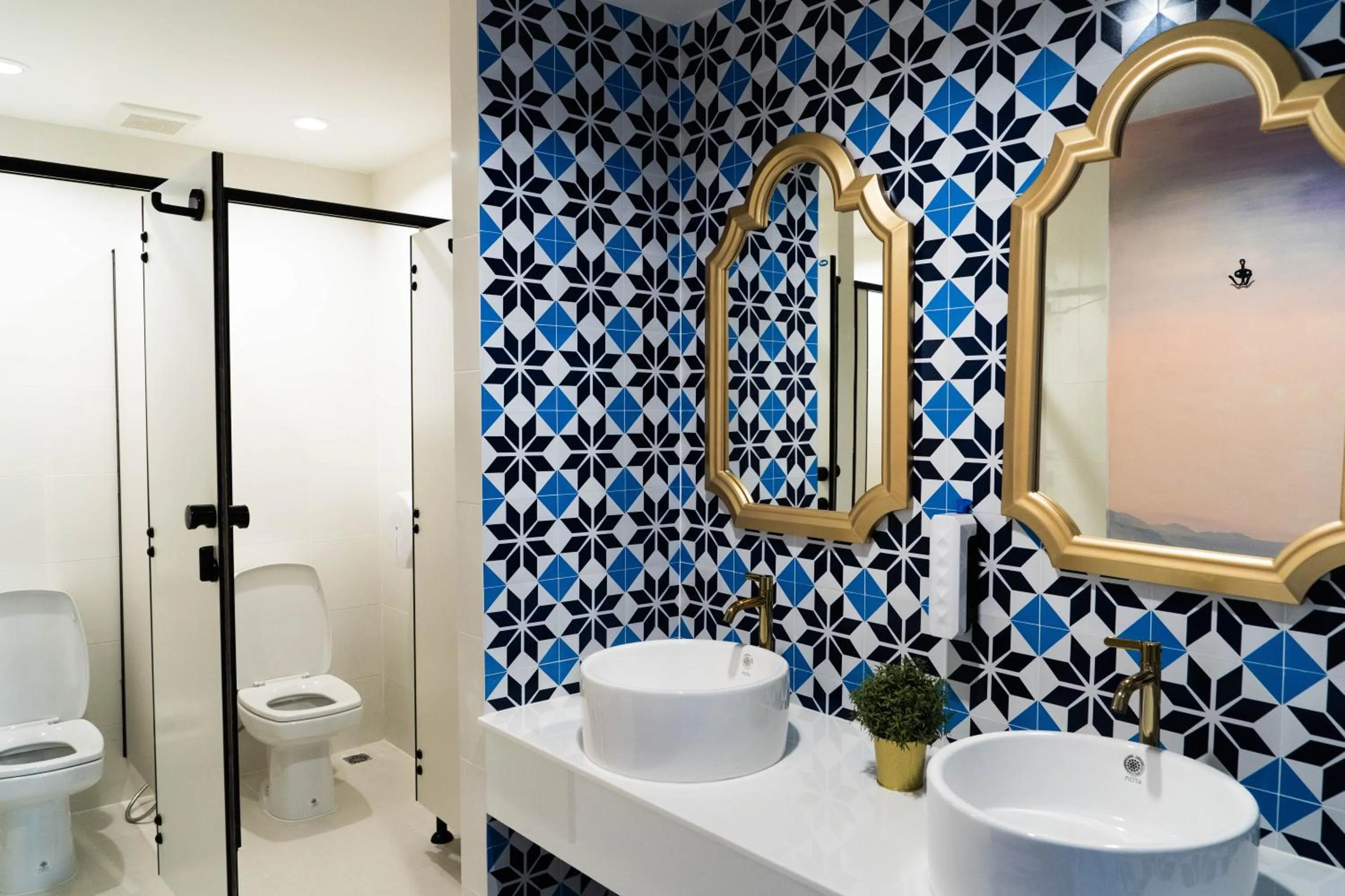 The LOL Elephant Hostel