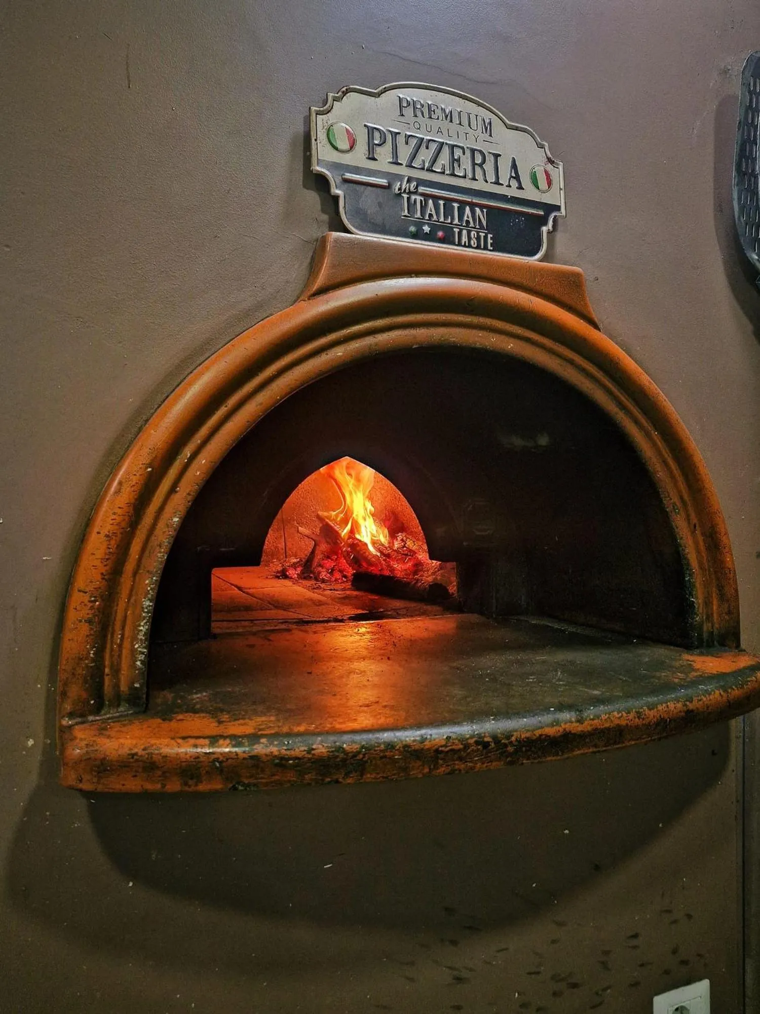 Restaurant/places to eat in Mansio Residence & Hotel