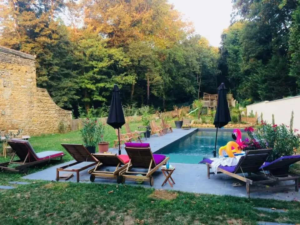 Pool view in Effet Lodge