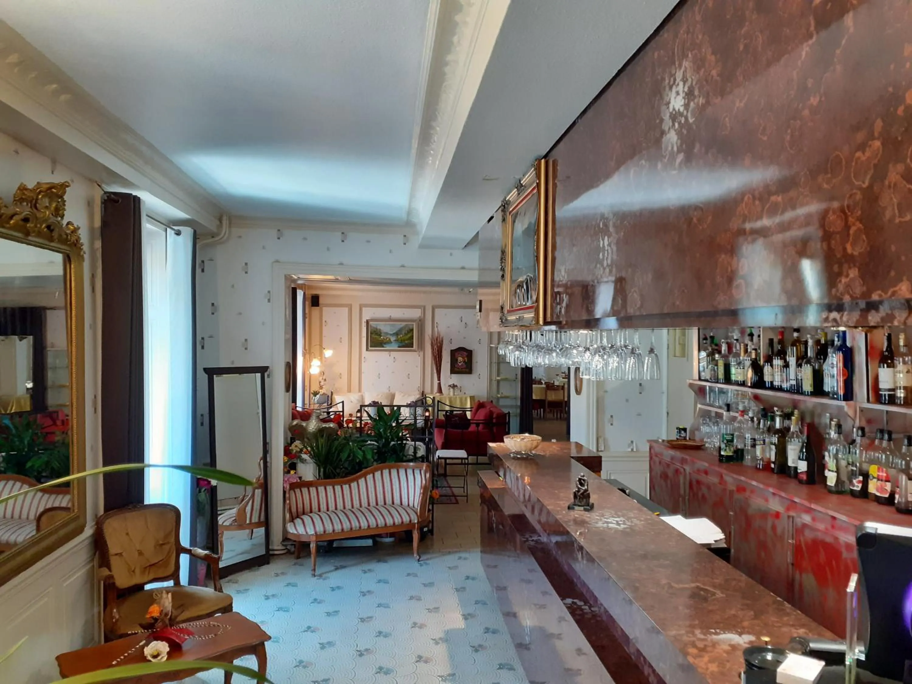 Lounge or bar in Aigle d'Or